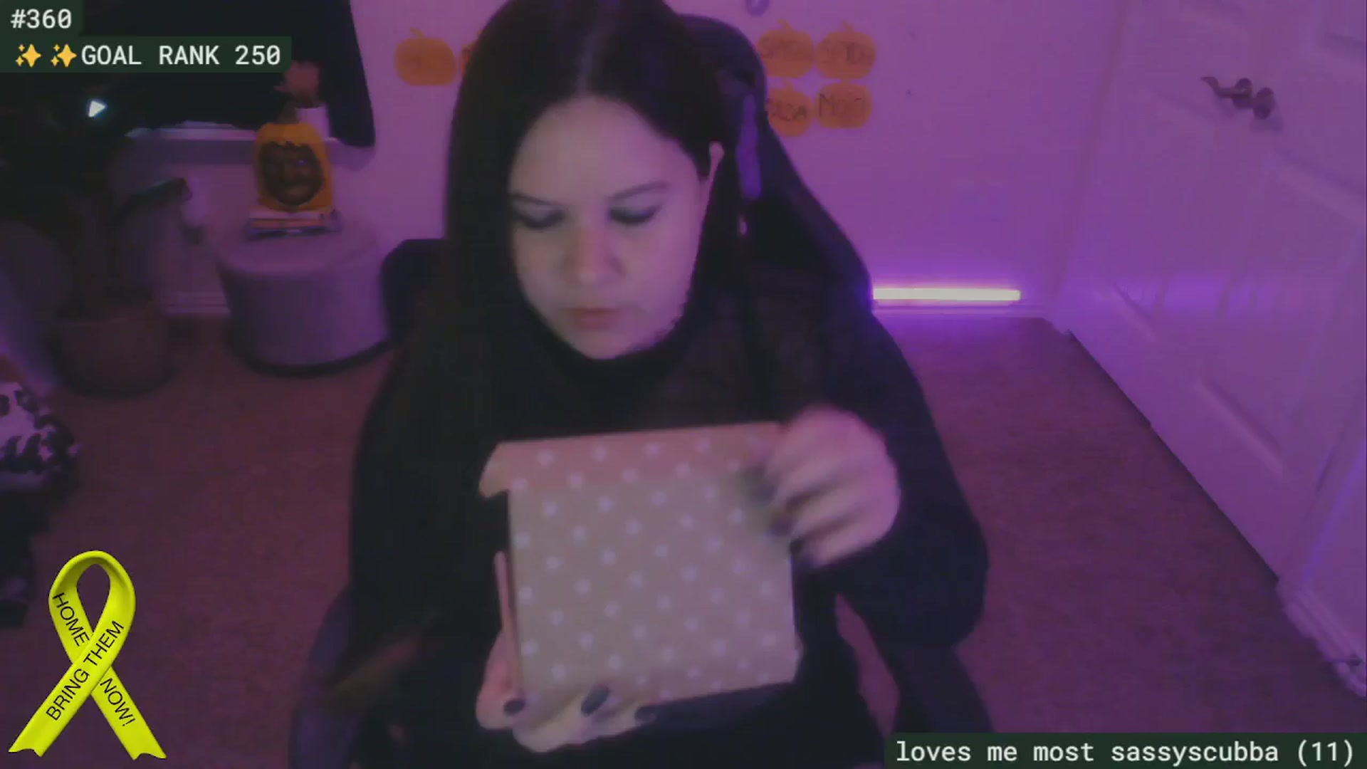 Gallery image thumbnail from SassySarah94's myfreecams stream on, 10/28/2024, 20:30 image 14 of 20