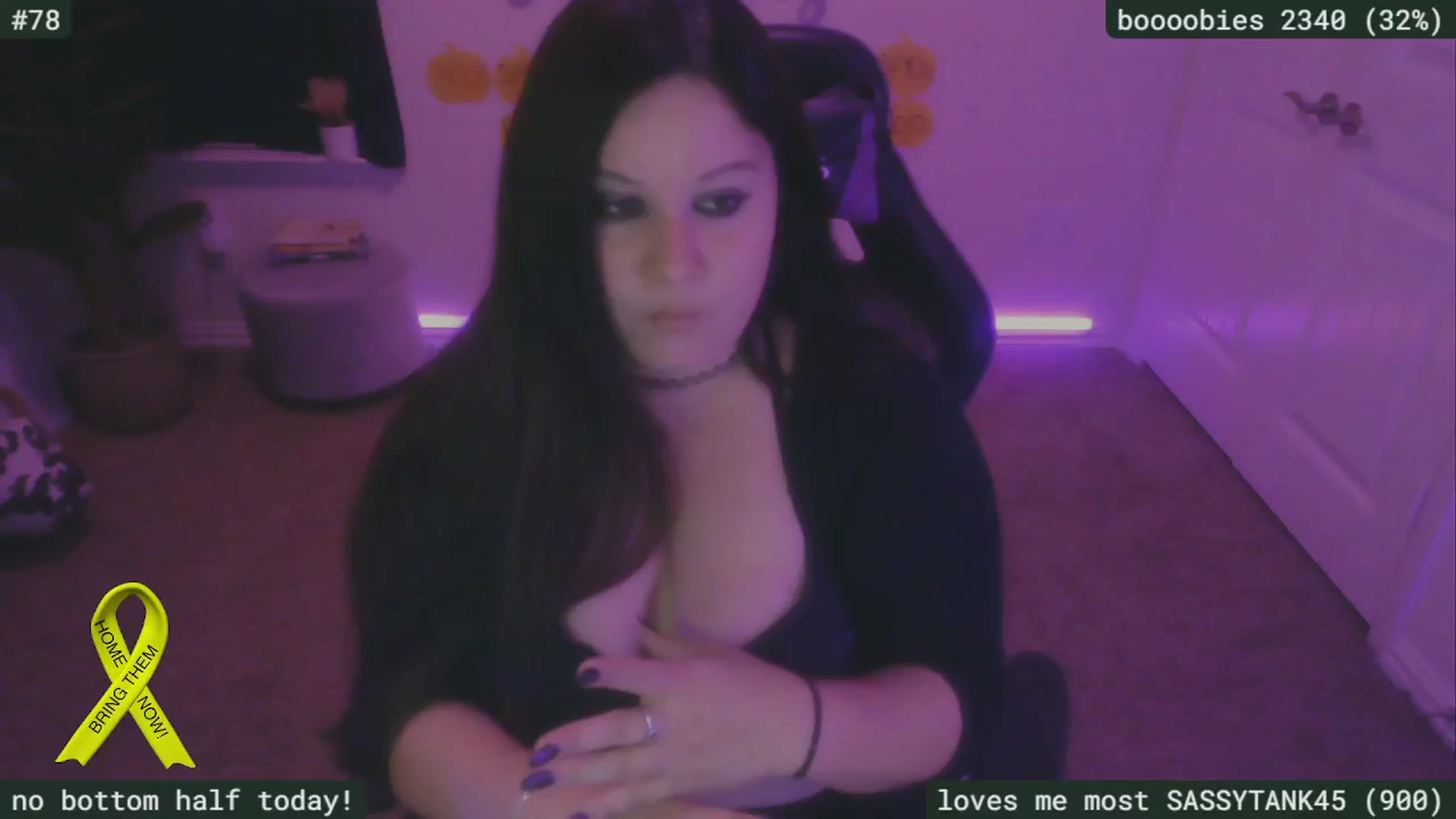 Gallery image thumbnail from SassySarah94's myfreecams stream on, 11/03/2024, 02:41 image 11 of 20