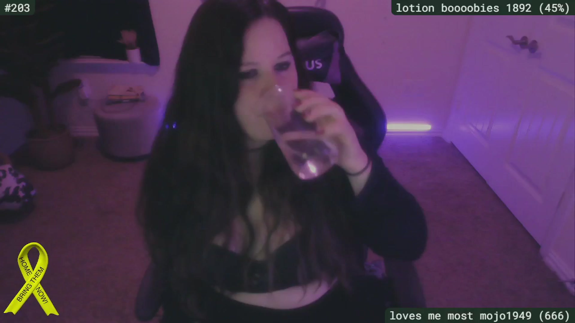 Gallery image thumbnail from SassySarah94's myfreecams stream on, 11/12/2024, 05:25 image 5 of 20