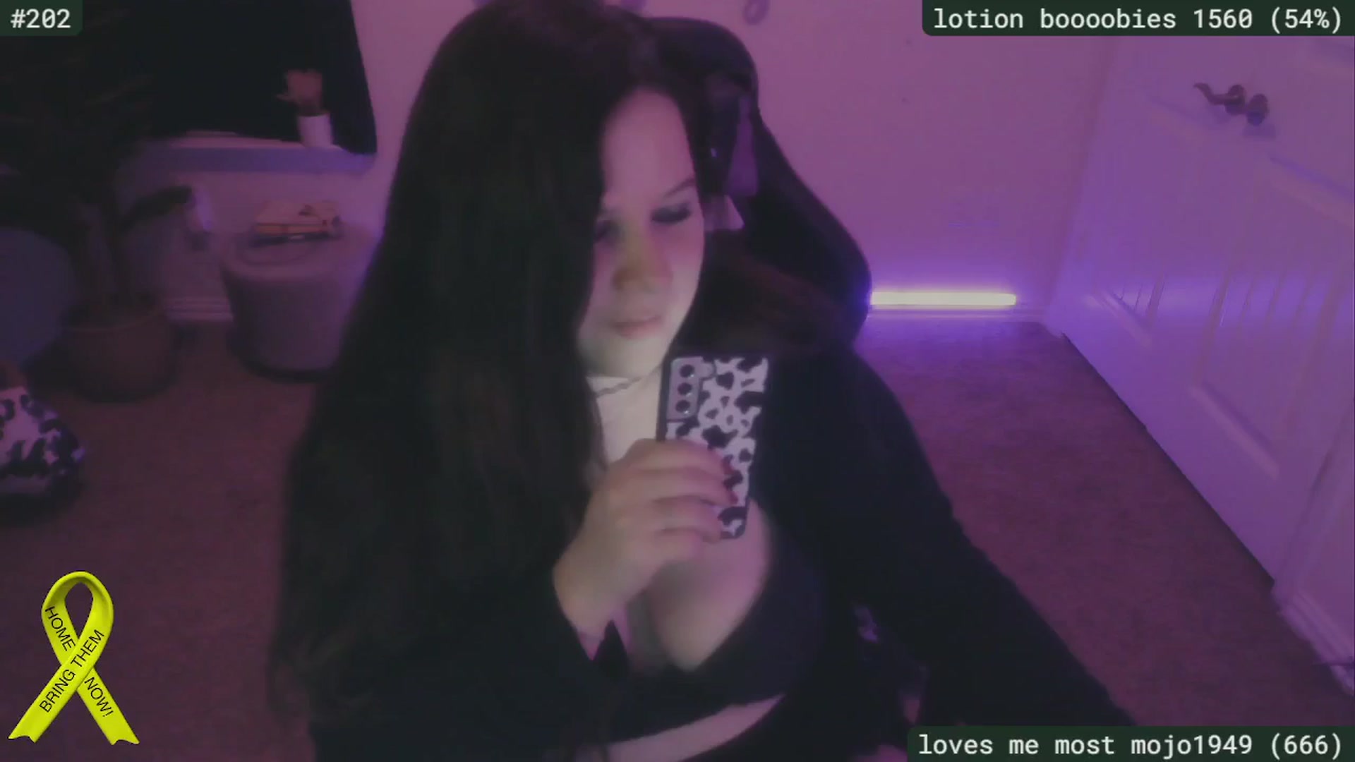 Gallery image thumbnail from SassySarah94's myfreecams stream on, 11/12/2024, 05:25 image 10 of 20