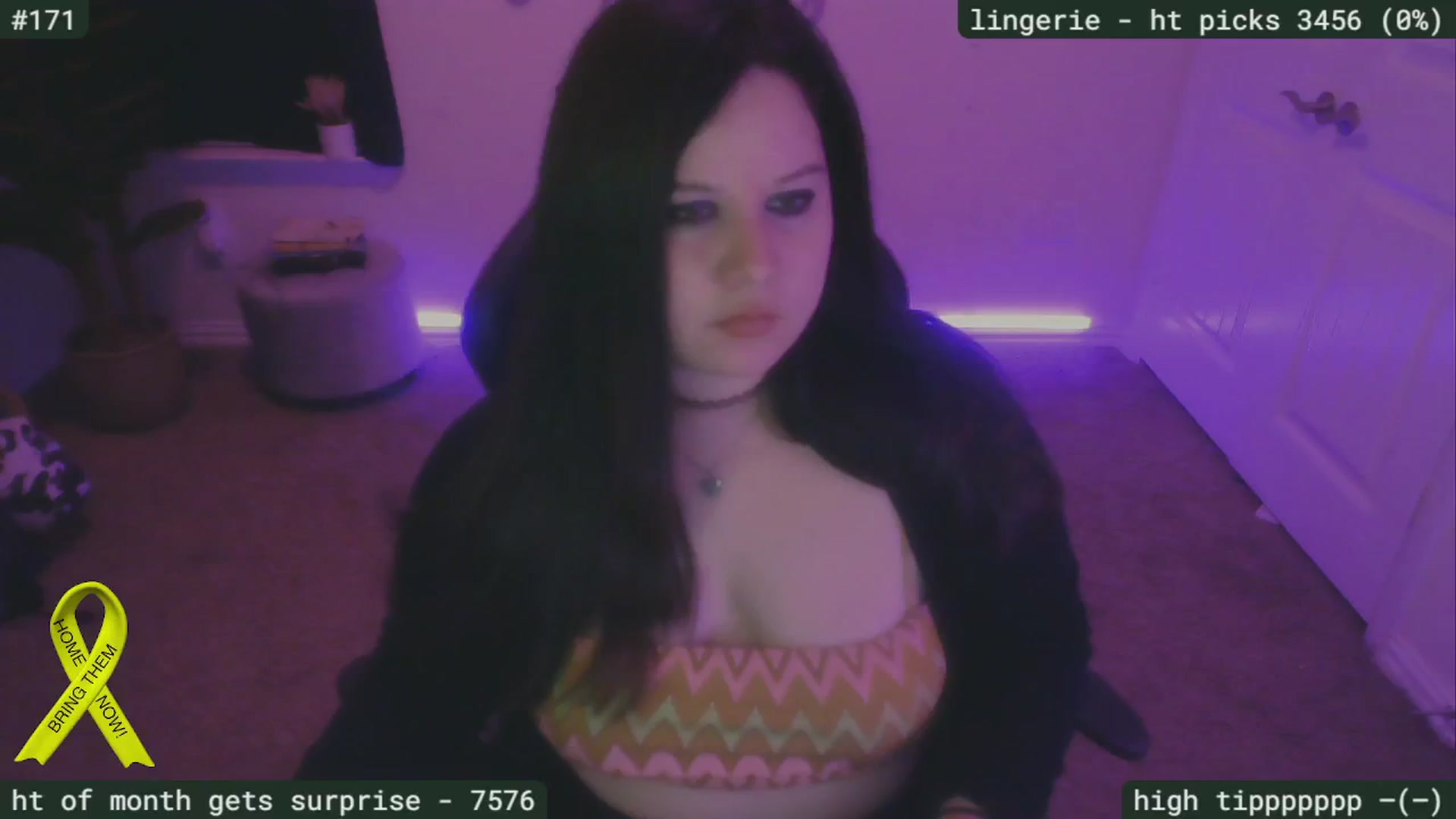 Gallery image thumbnail from SassySarah94's myfreecams stream on, 11/18/2024, 02:18 image 17 of 20