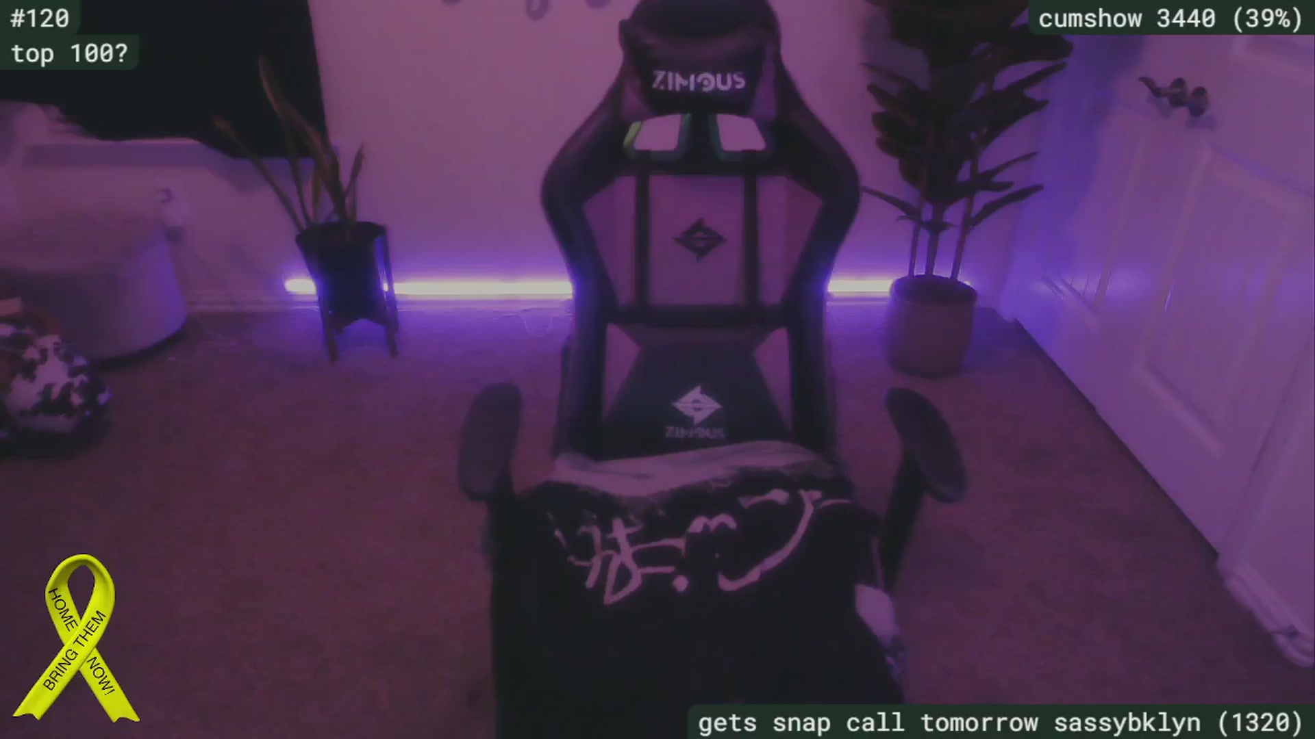 Gallery image thumbnail from SassySarah94's myfreecams stream on, 11/27/2024, 04:43 image 17 of 20