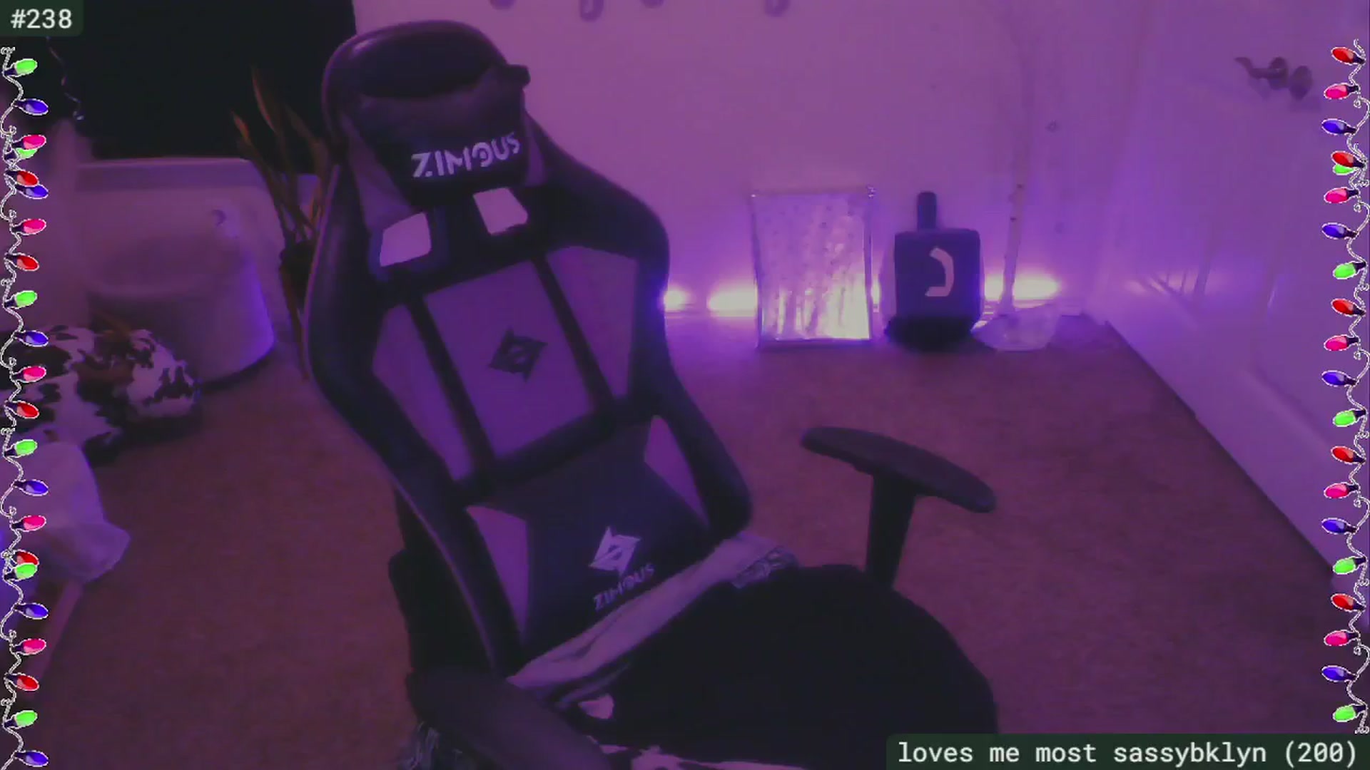 Gallery image thumbnail from SassySarah94's myfreecams stream on, 12/08/2024, 03:12 image 17 of 20
