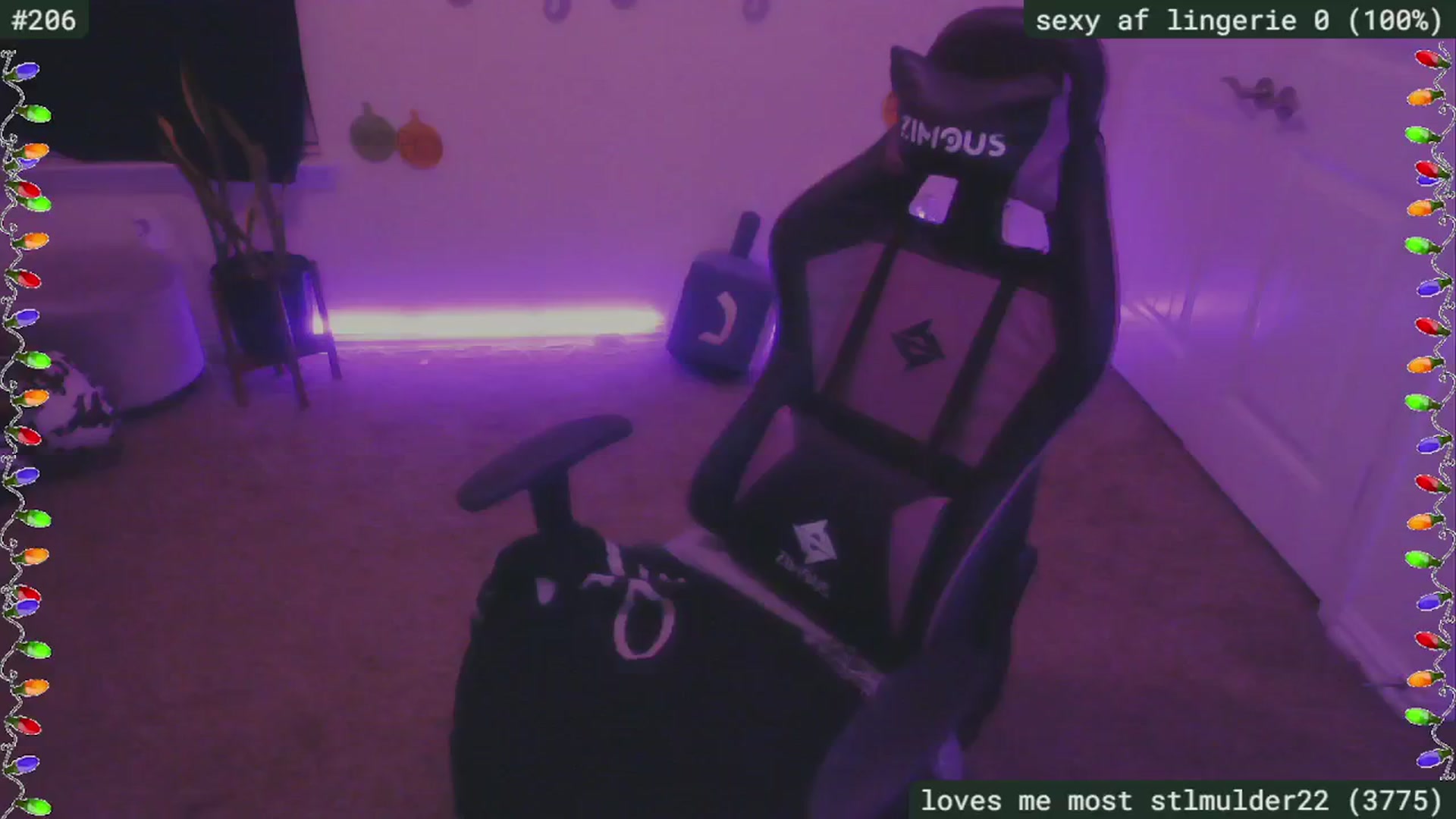 Gallery image thumbnail from SassySarah94's myfreecams stream on, 12/10/2024, 06:12 image 13 of 20