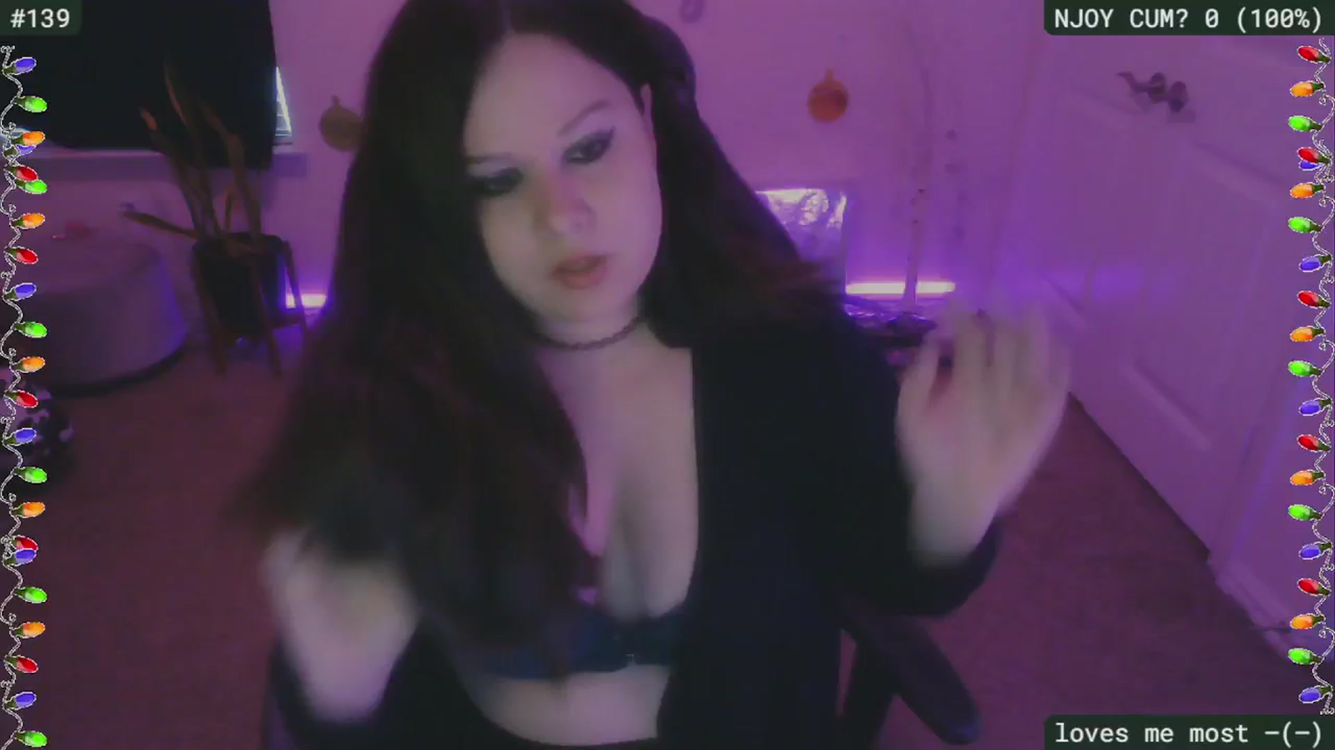 Gallery image thumbnail from SassySarah94's myfreecams stream on, 12/10/2024, 22:41 image 4 of 20