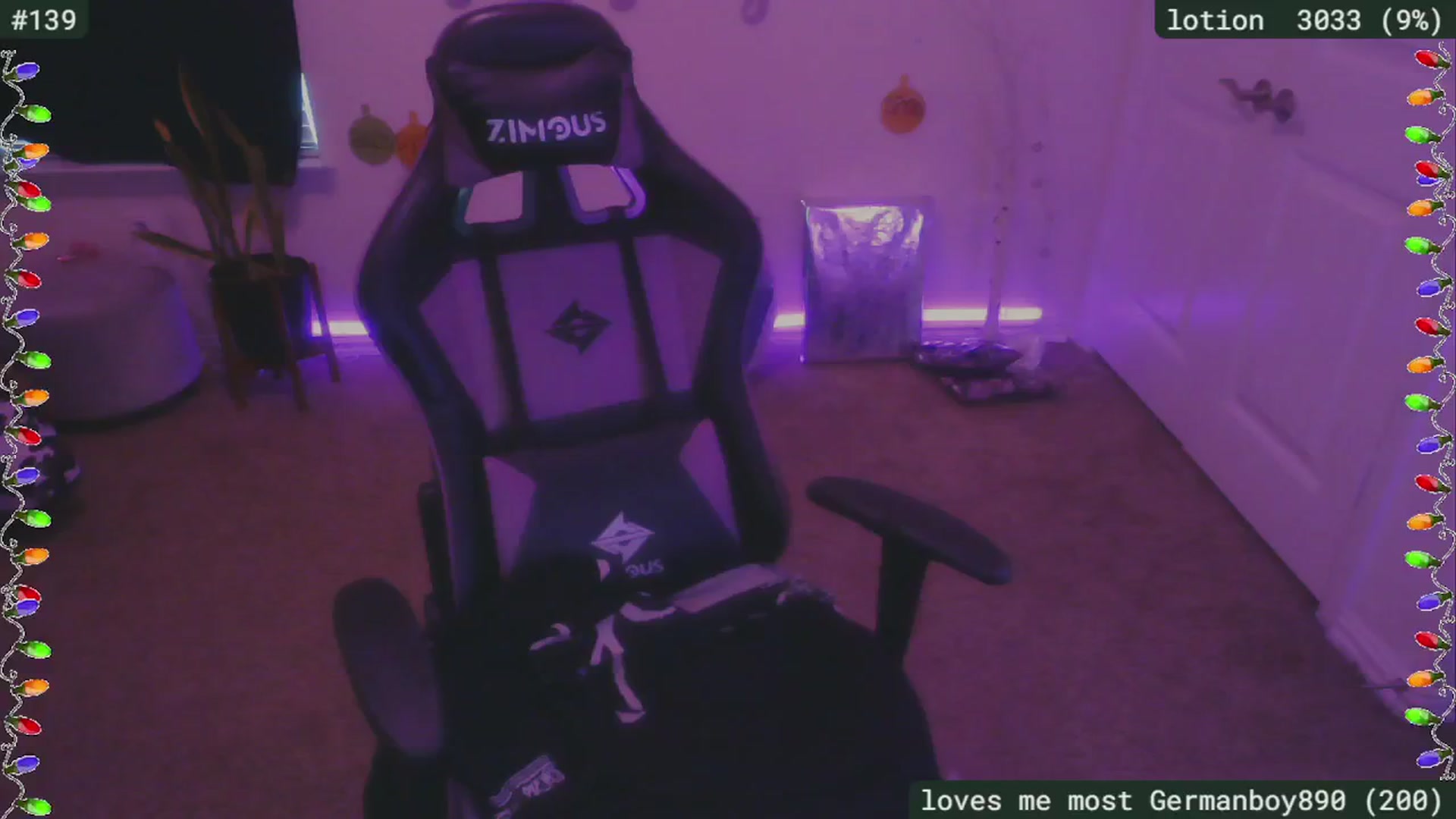 Gallery image thumbnail from SassySarah94's myfreecams stream on, 12/10/2024, 22:41 image 10 of 20