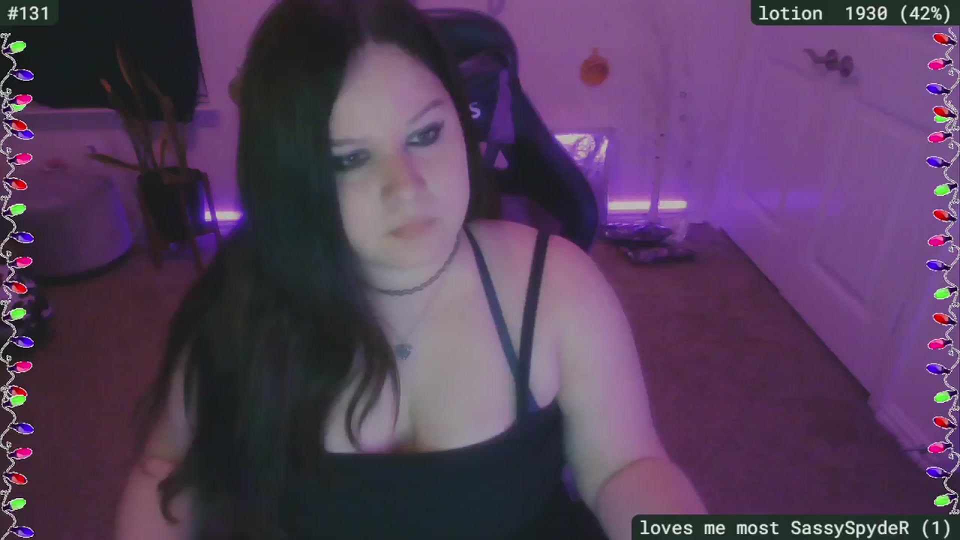 Gallery image thumbnail from SassySarah94's myfreecams stream on, 12/11/2024, 24:01 image 14 of 20