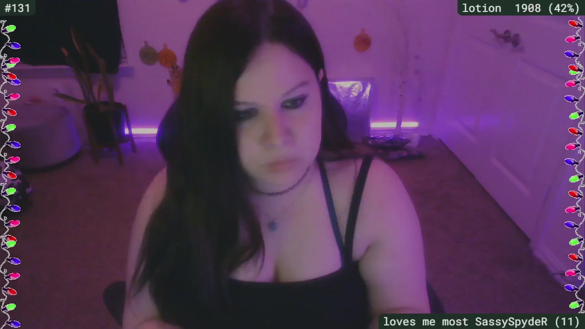 Gallery image thumbnail from SassySarah94's myfreecams stream on, 12/11/2024, 02:18 image 9 of 20