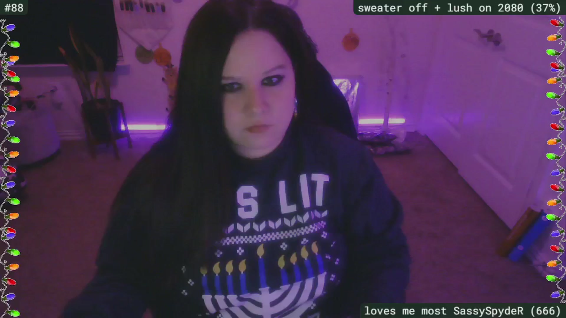 Gallery image thumbnail from SassySarah94's myfreecams stream on, 12/13/2024, 02:49 image 15 of 20