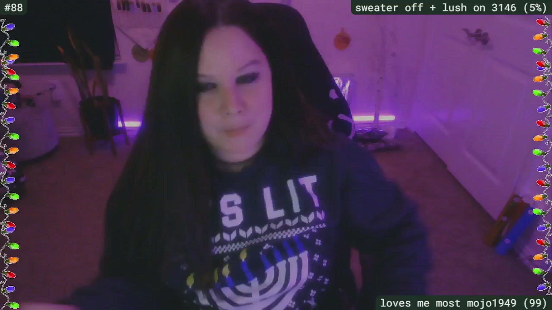 Gallery image thumbnail from SassySarah94's myfreecams stream on, 12/13/2024, 02:49 image 3 of 20