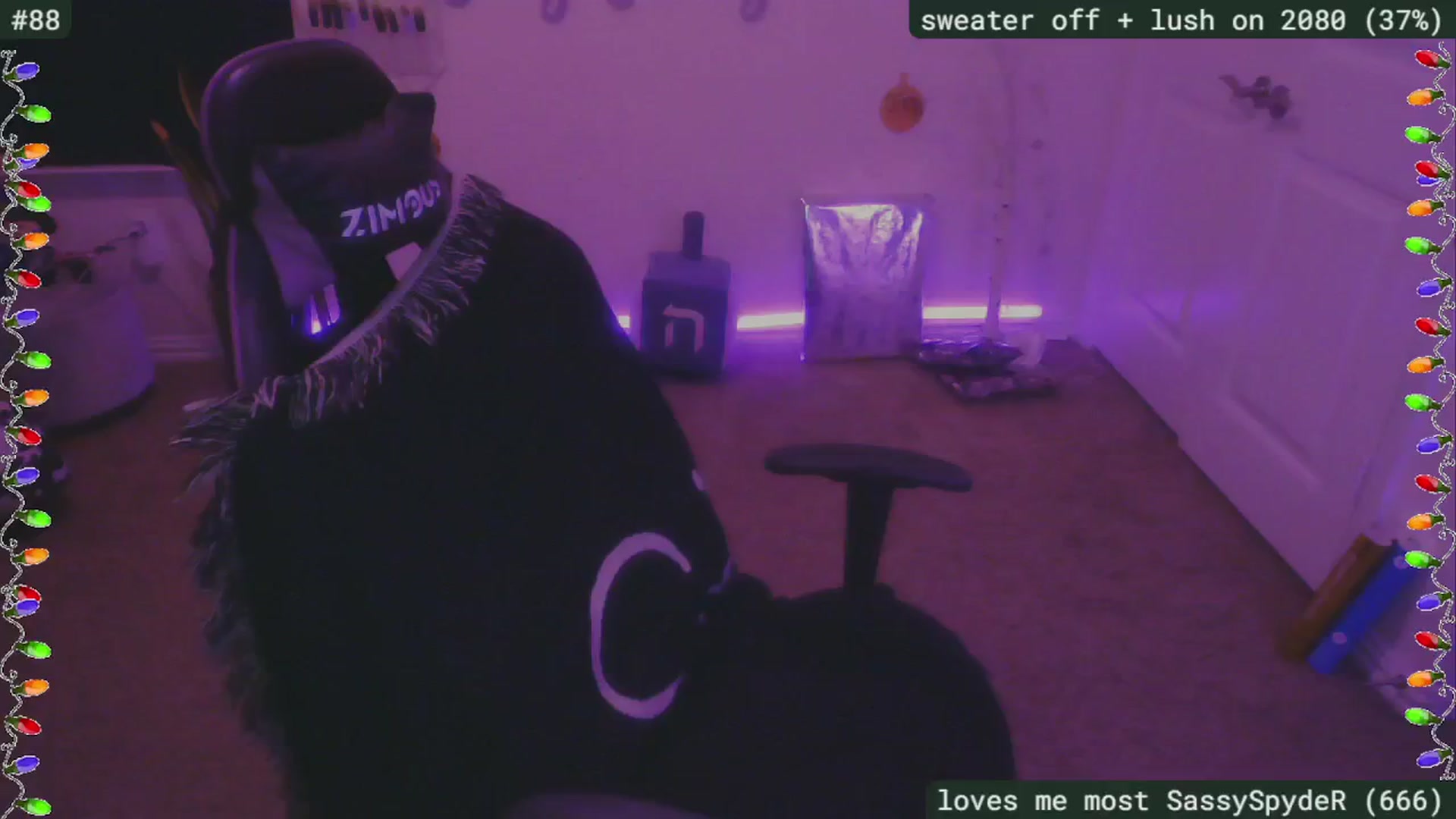 Gallery image thumbnail from SassySarah94's myfreecams stream on, 12/13/2024, 02:49 image 12 of 20