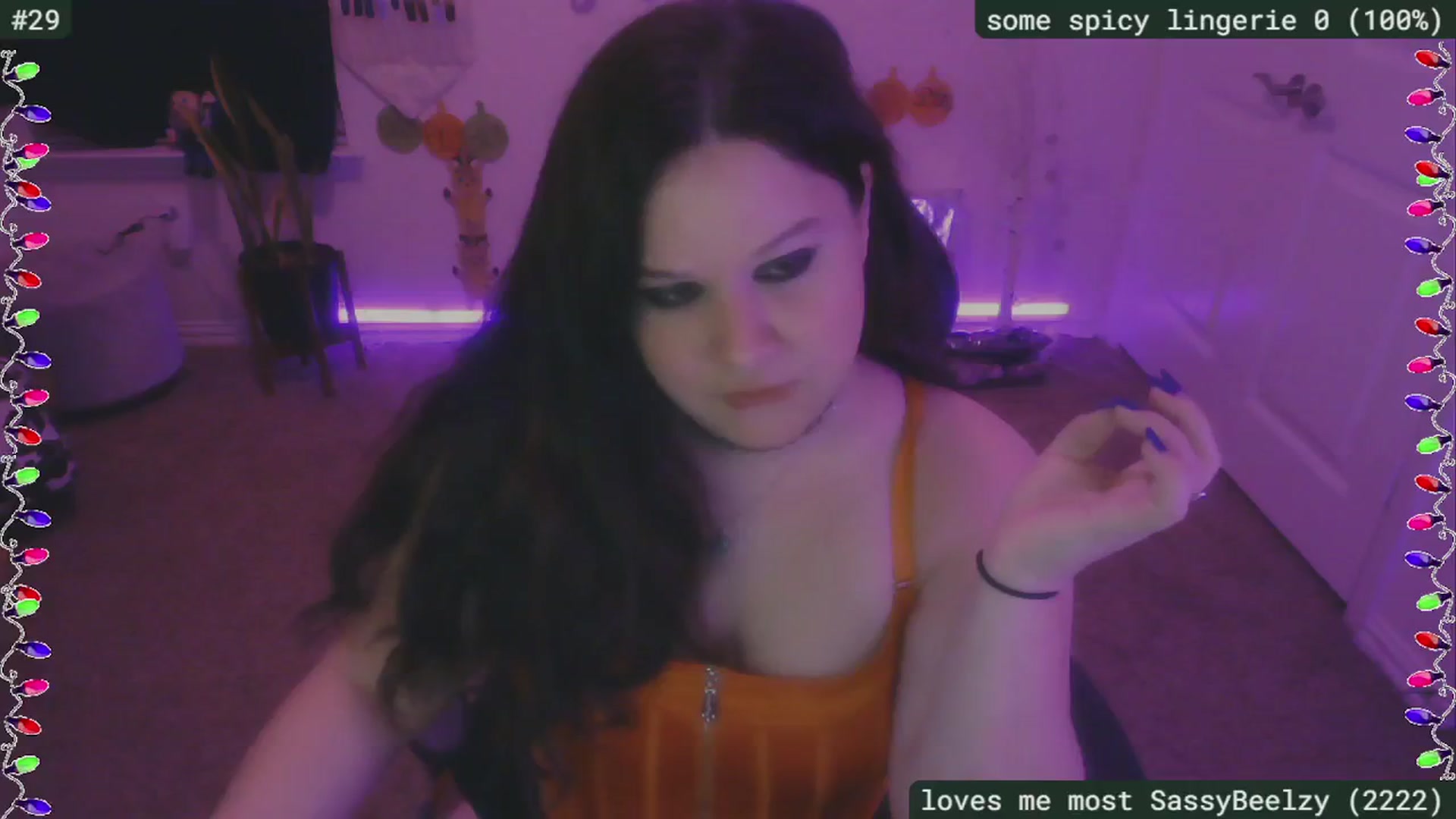 Gallery image thumbnail from SassySarah94's myfreecams stream on, 12/18/2024, 04:27 image 6 of 20