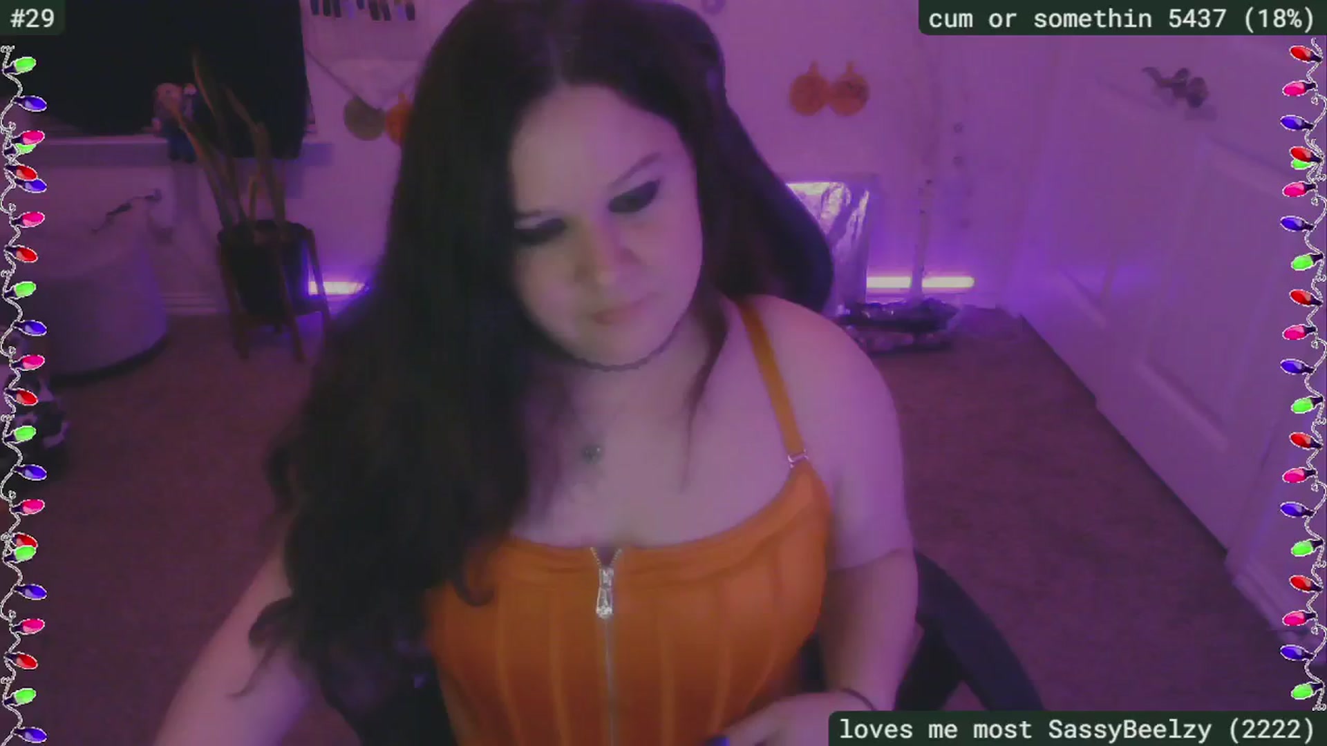 Gallery image thumbnail from SassySarah94's myfreecams stream on, 12/18/2024, 04:27 image 16 of 20