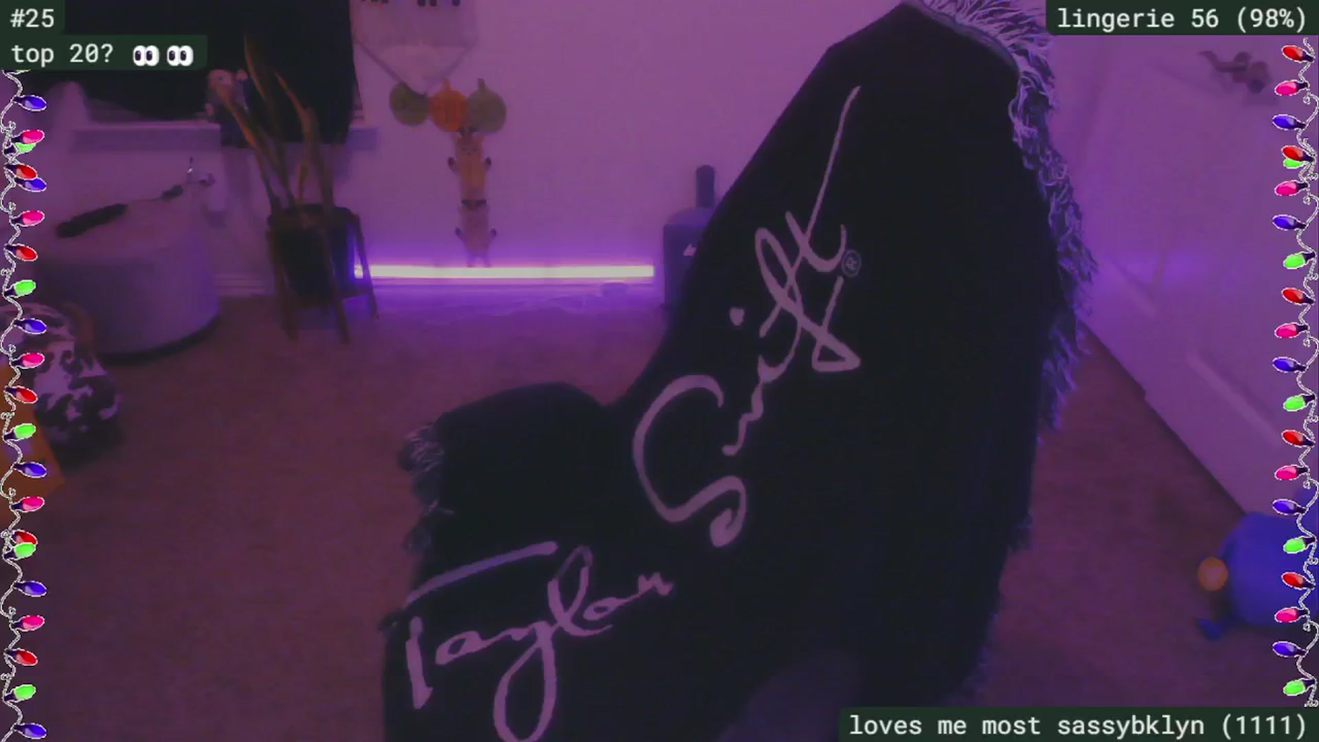 Gallery image thumbnail from SassySarah94's myfreecams stream on, 12/23/2024, 02:55 image 17 of 20