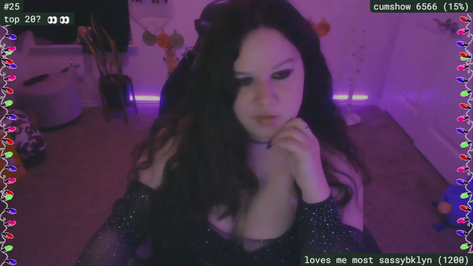 Gallery image thumbnail from SassySarah94's myfreecams stream on, 12/23/2024, 04:07 image 10 of 20