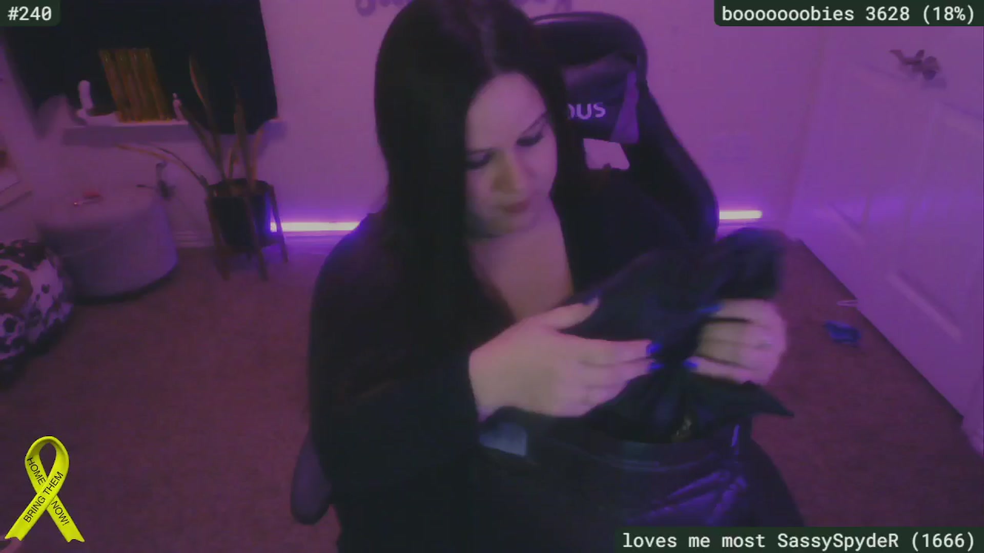 Gallery image thumbnail from SassySarah94's myfreecams stream on, 01/10/2025, 04:14 image 3 of 20