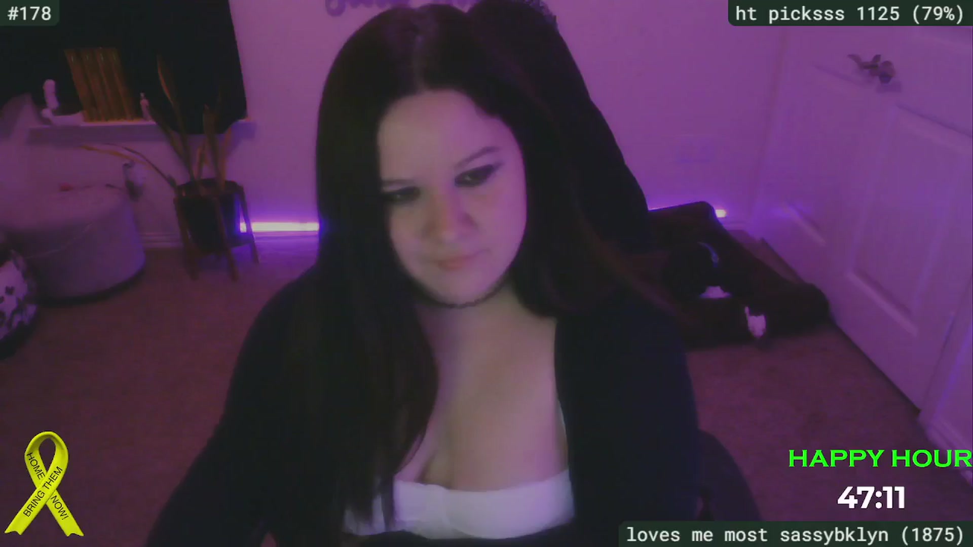 Gallery image thumbnail from SassySarah94's myfreecams stream on, 01/12/2025, 05:15 image 16 of 20