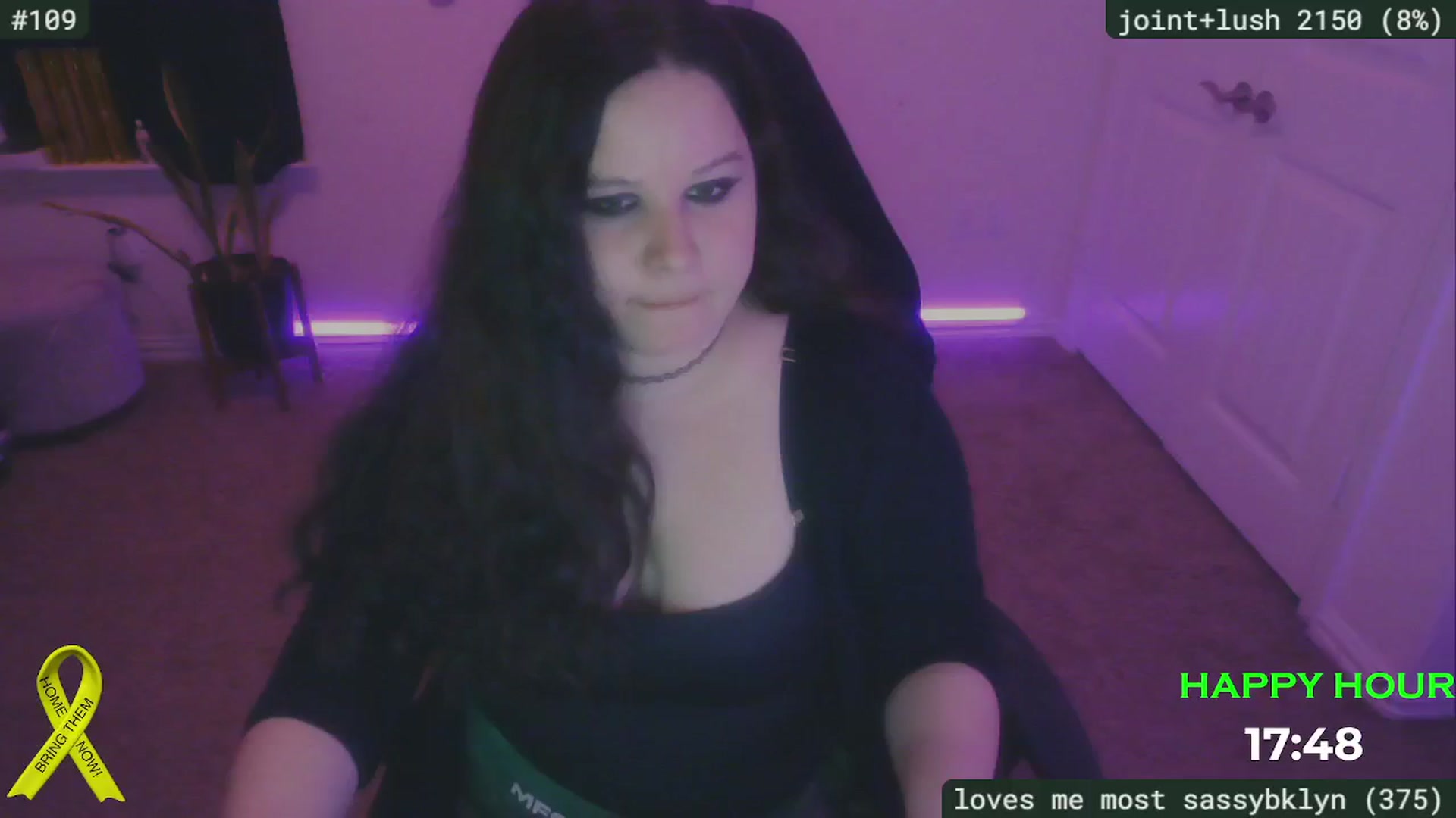 Gallery image thumbnail from SassySarah94's myfreecams stream on, 01/16/2025, 02:28 image 13 of 20