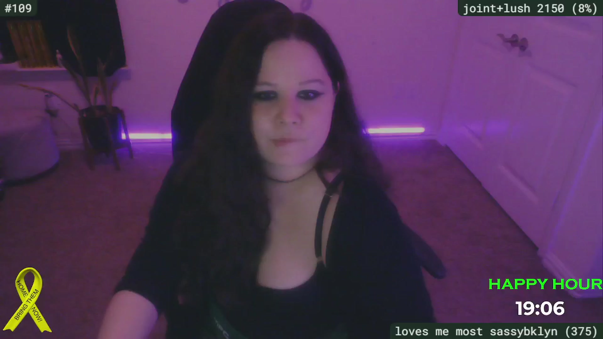 Gallery image thumbnail from SassySarah94's myfreecams stream on, 01/16/2025, 02:28 image 12 of 20