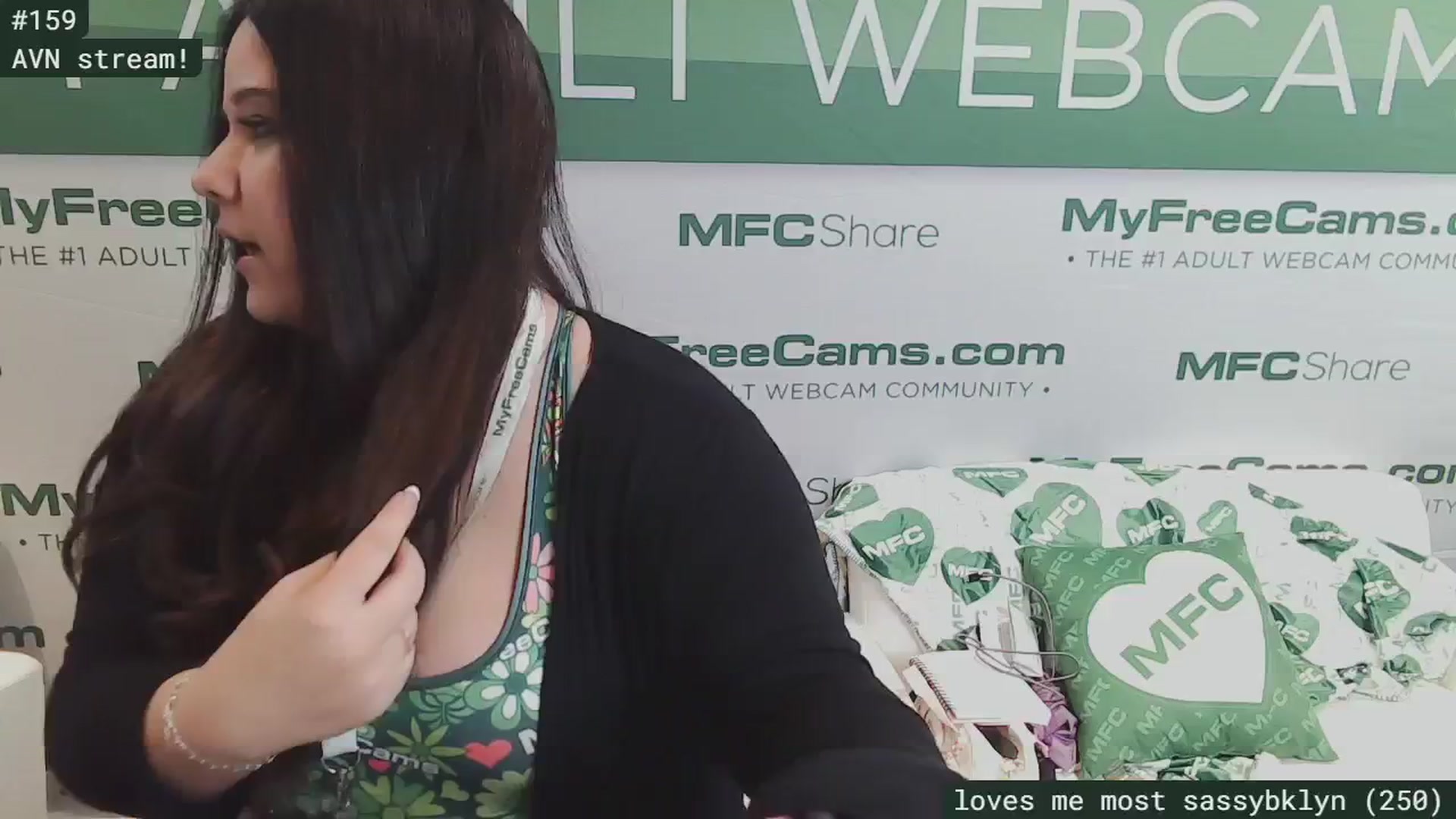 Gallery image thumbnail from SassySarah94's myfreecams stream on, 01/24/2025, 02:42 image 15 of 20