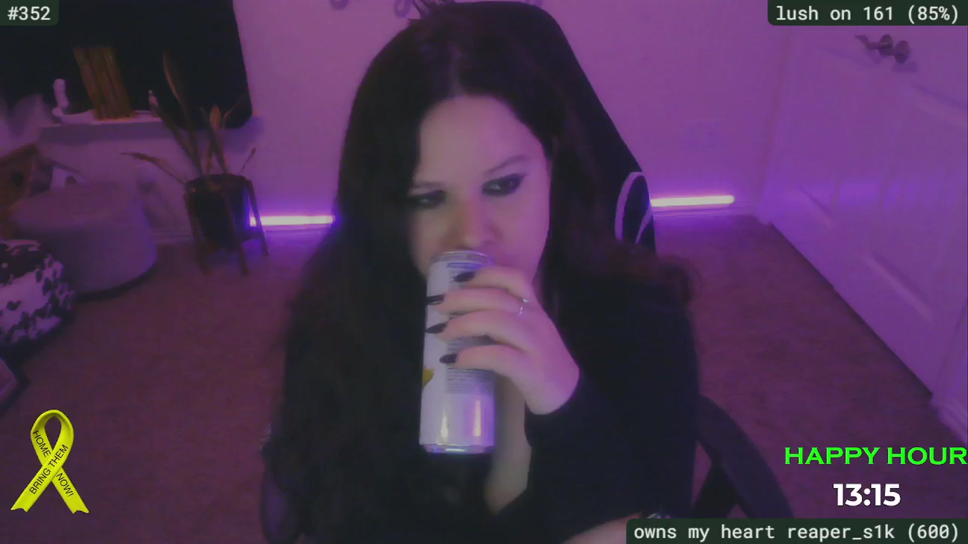 Gallery image thumbnail from SassySarah94's myfreecams stream on, 02/06/2025, 05:28 image 8 of 20