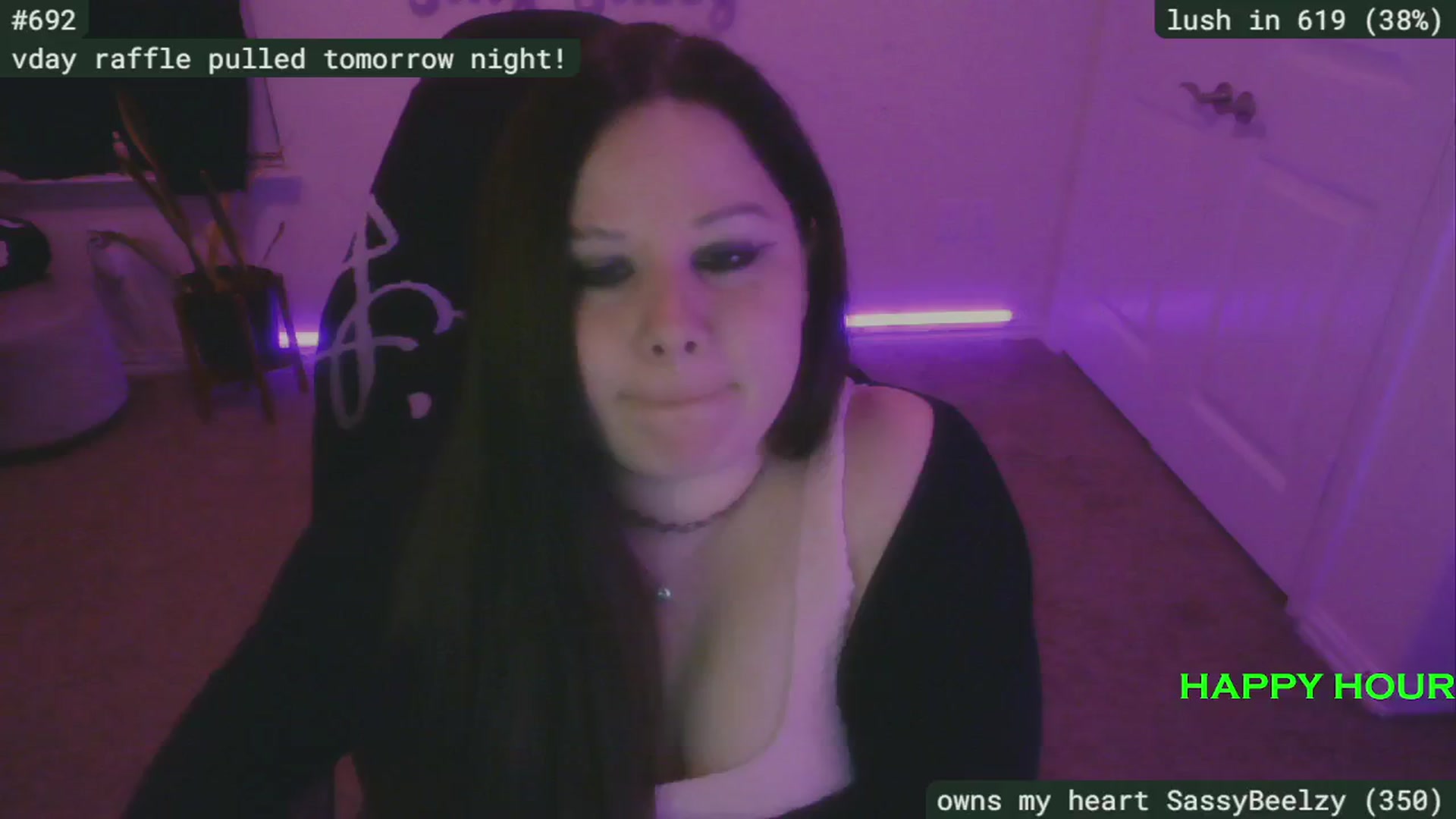 Gallery image thumbnail from SassySarah94's myfreecams stream on, 02/13/2025, 04:45 image 10 of 20