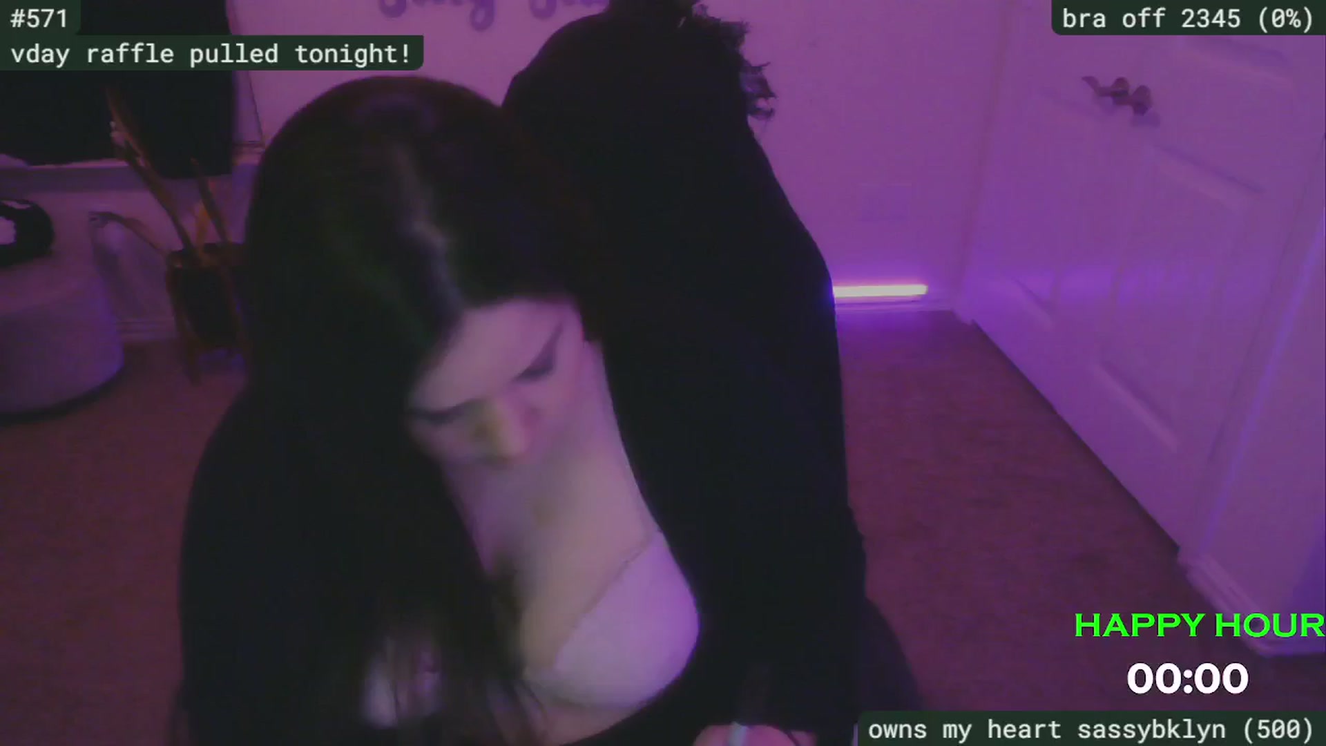 Gallery image thumbnail from SassySarah94's myfreecams stream on, 02/14/2025, 05:06 image 3 of 20