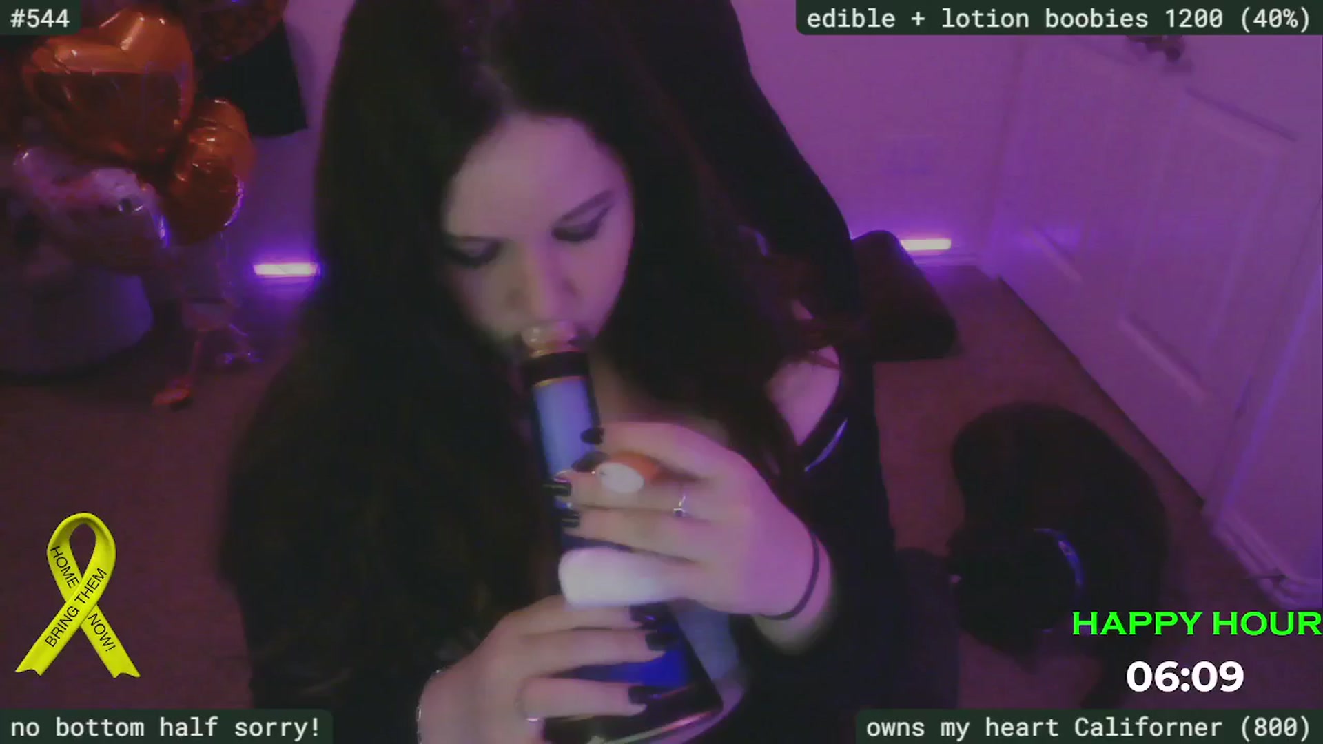 Gallery image thumbnail from SassySarah94's myfreecams stream on, 02/18/2025, 03:49 image 13 of 20