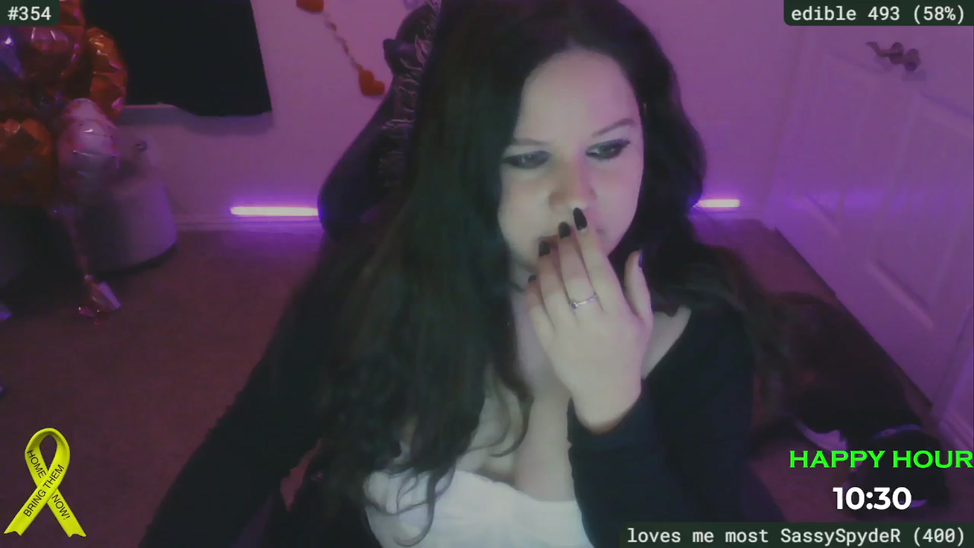 Gallery image thumbnail from SassySarah94's myfreecams stream on, 02/26/2025, 04:25 image 15 of 20