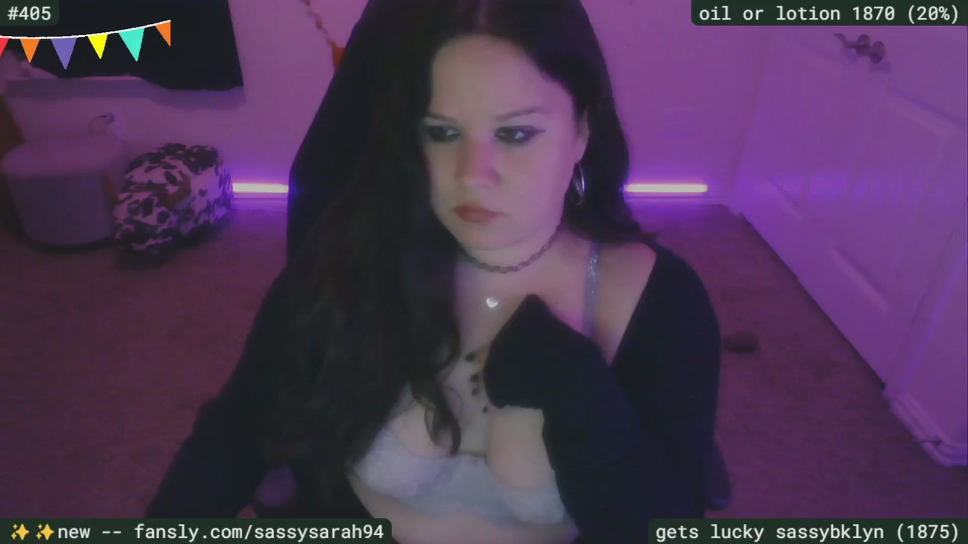 Gallery image thumbnail from SassySarah94's myfreecams stream on, 03/26/2025, 03:06 image 10 of 20