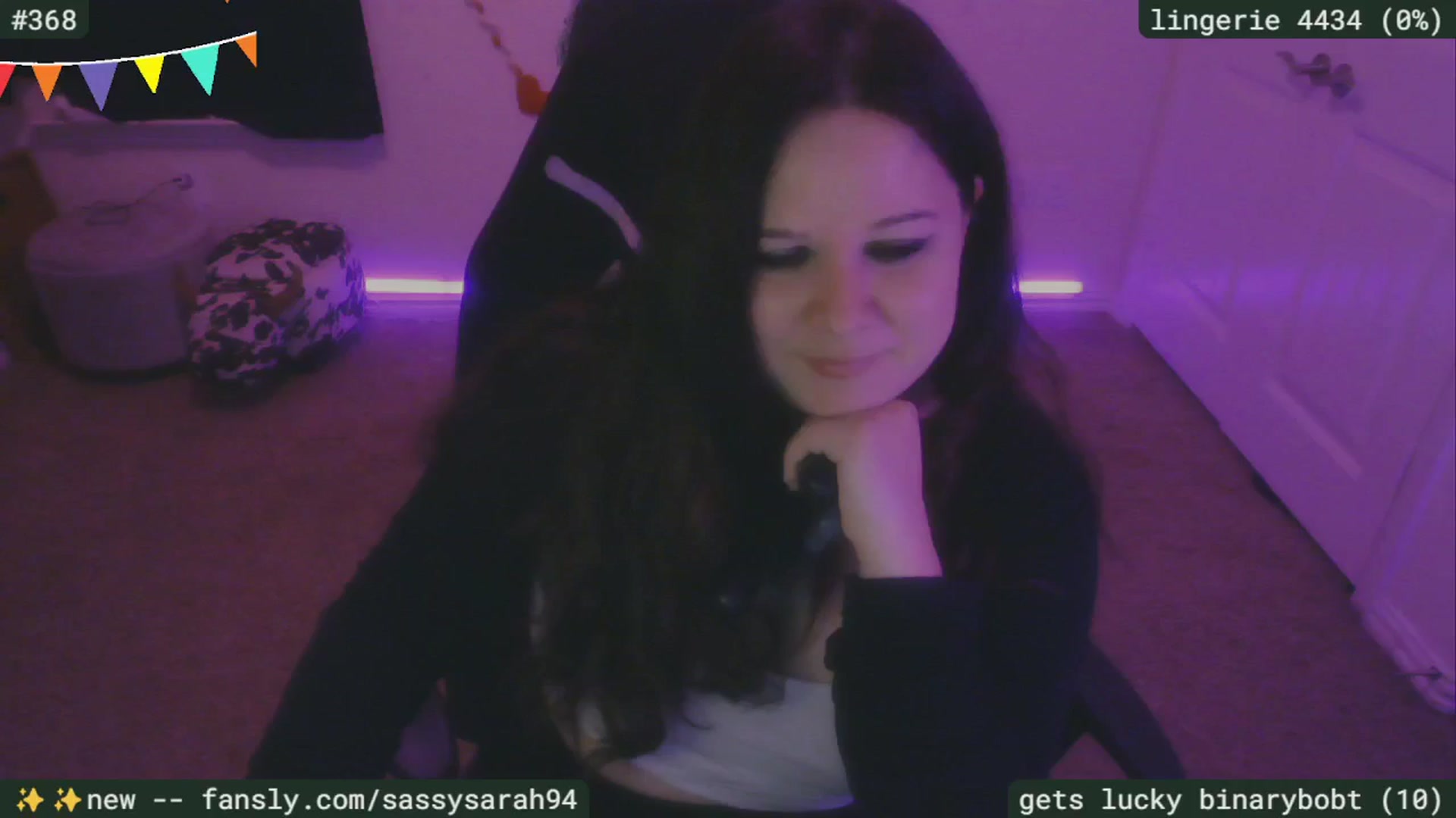 Gallery image thumbnail from SassySarah94's myfreecams stream on, 03/31/2025, 05:45 image 6 of 20