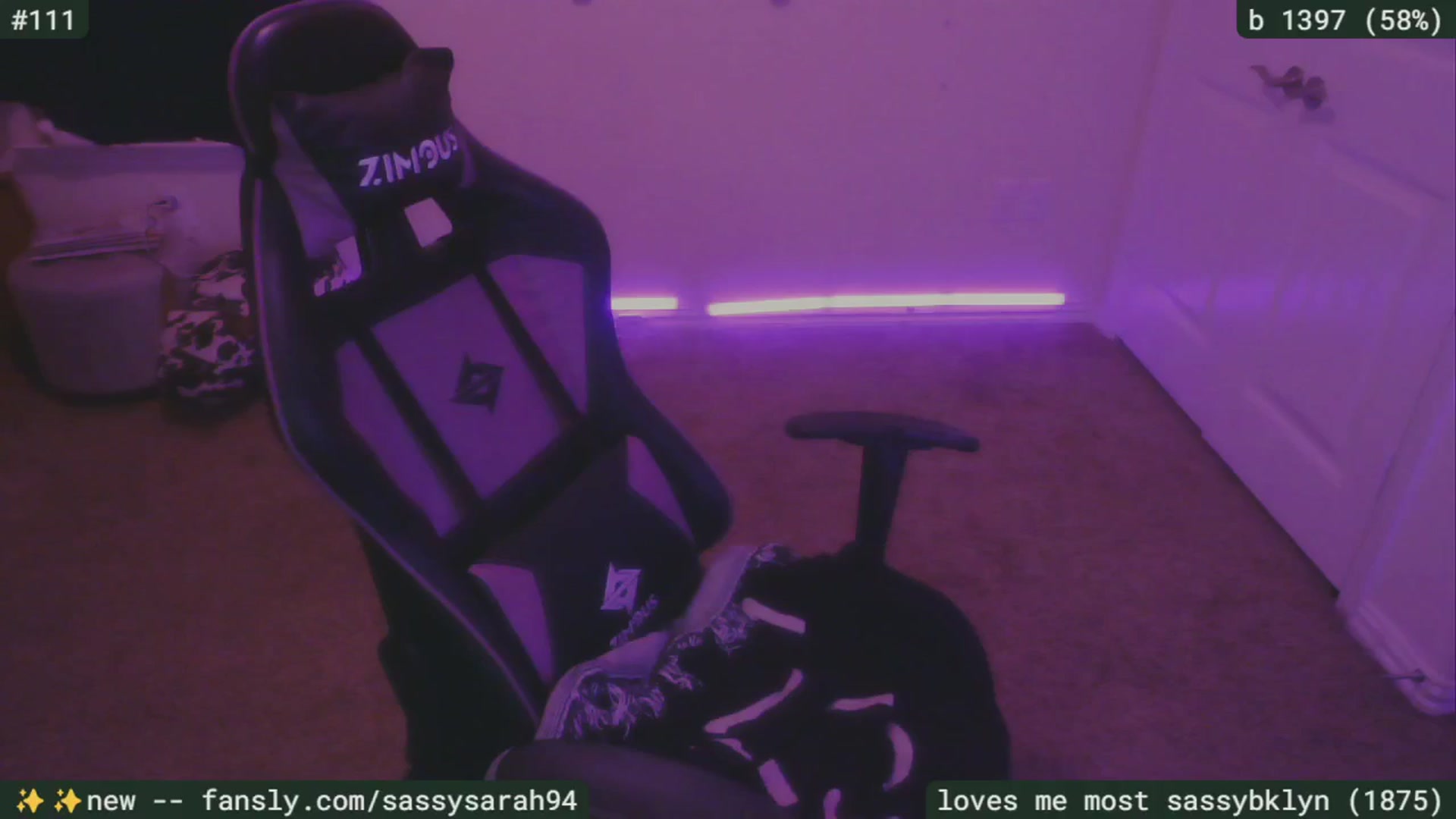 Gallery image thumbnail from SassySarah94's myfreecams stream on, 04/08/2025, 04:30 image 3 of 20
