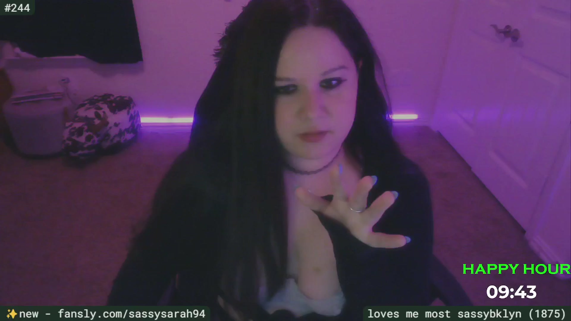 Gallery image thumbnail from SassySarah94's myfreecams stream on, 04/14/2025, 03:32 image 13 of 20