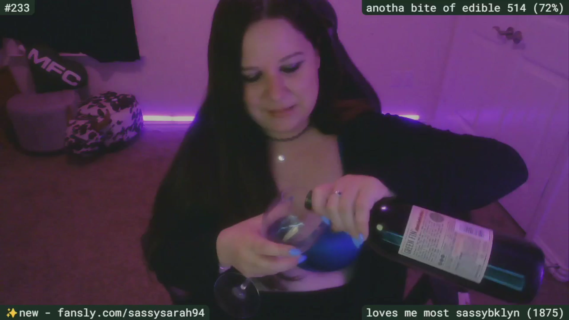 Gallery image thumbnail from SassySarah94's myfreecams stream on, 04/18/2025, 04:06 image 4 of 20