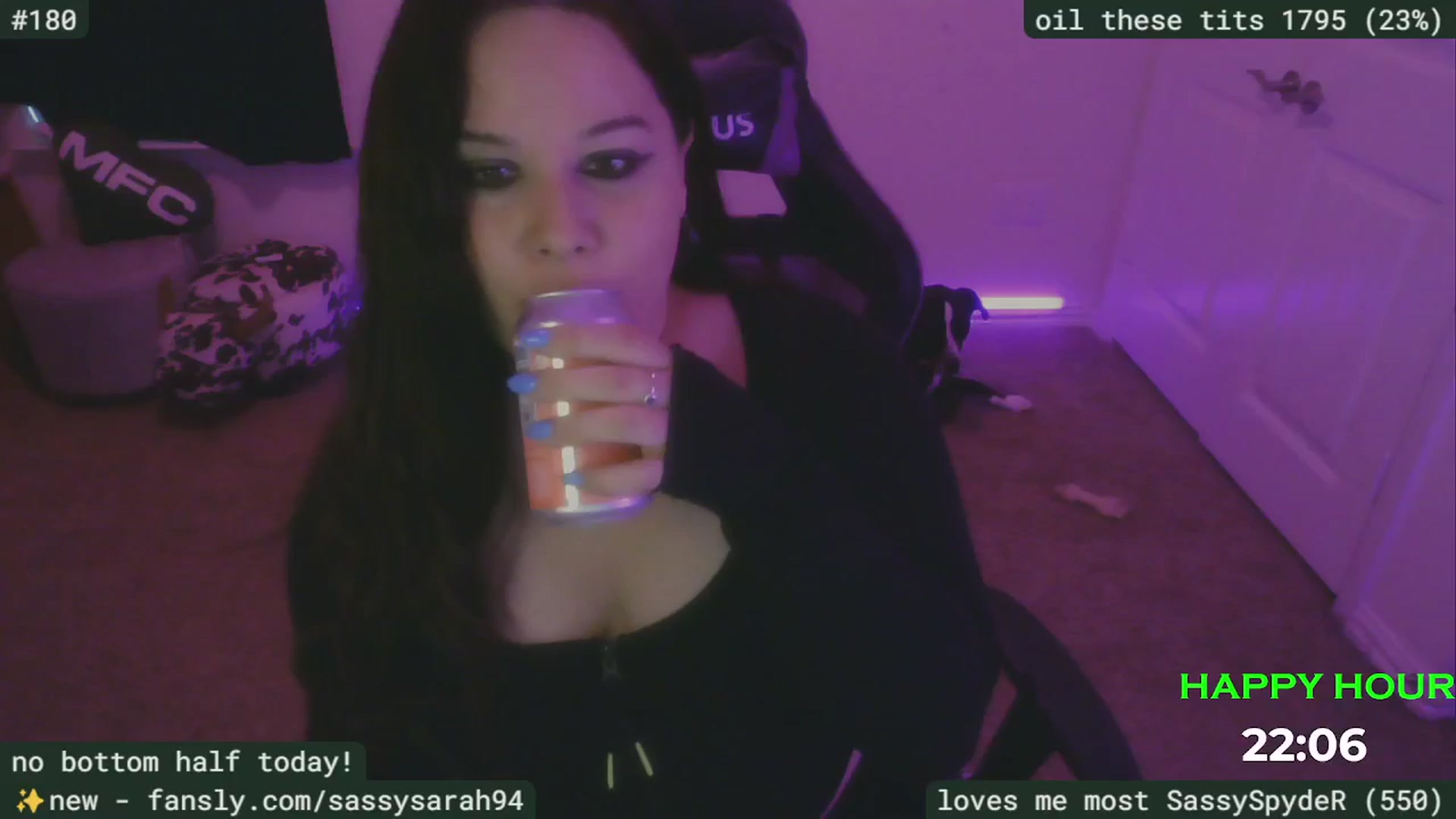 Gallery image thumbnail from SassySarah94's myfreecams stream on, 04/22/2025, 24:57 image 9 of 20