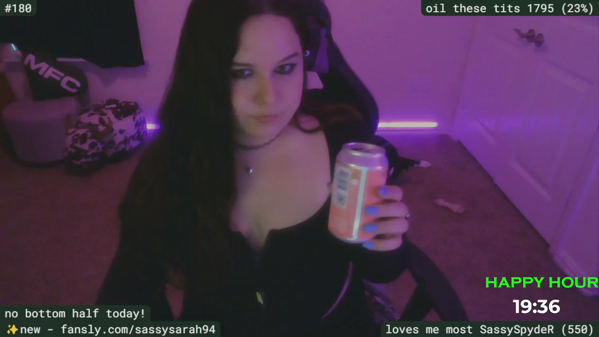 Gallery image thumbnail from SassySarah94's myfreecams stream on, 04/22/2025, 24:57 image 11 of 20