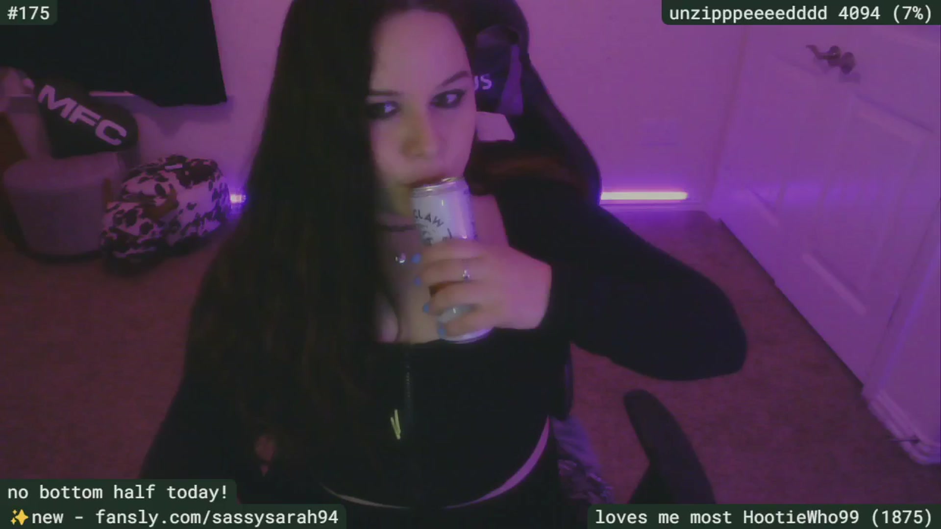 Gallery image thumbnail from SassySarah94's myfreecams stream on, 04/22/2025, 01:50 image 5 of 20