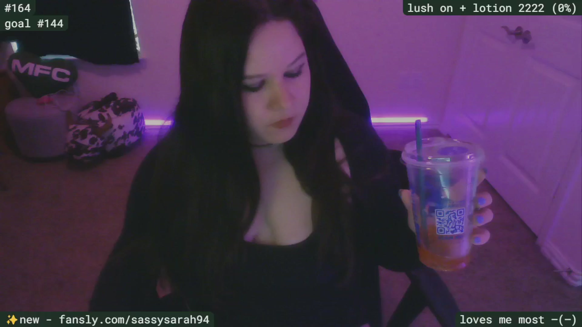 Gallery image thumbnail from SassySarah94's myfreecams stream on, 04/28/2025, 20:19 image 4 of 20