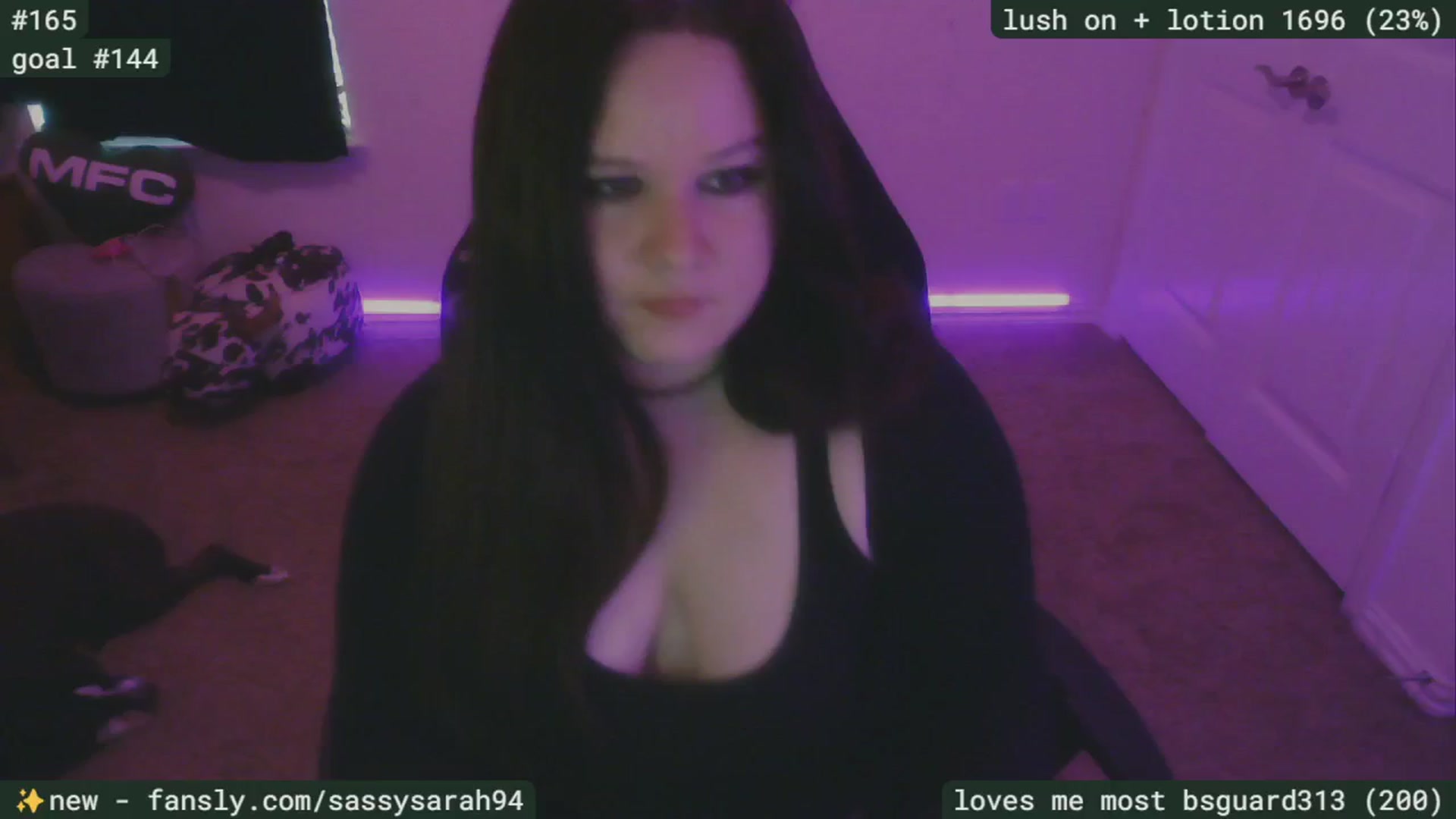 Gallery image thumbnail from SassySarah94's myfreecams stream on, 04/28/2025, 21:09 image 10 of 20