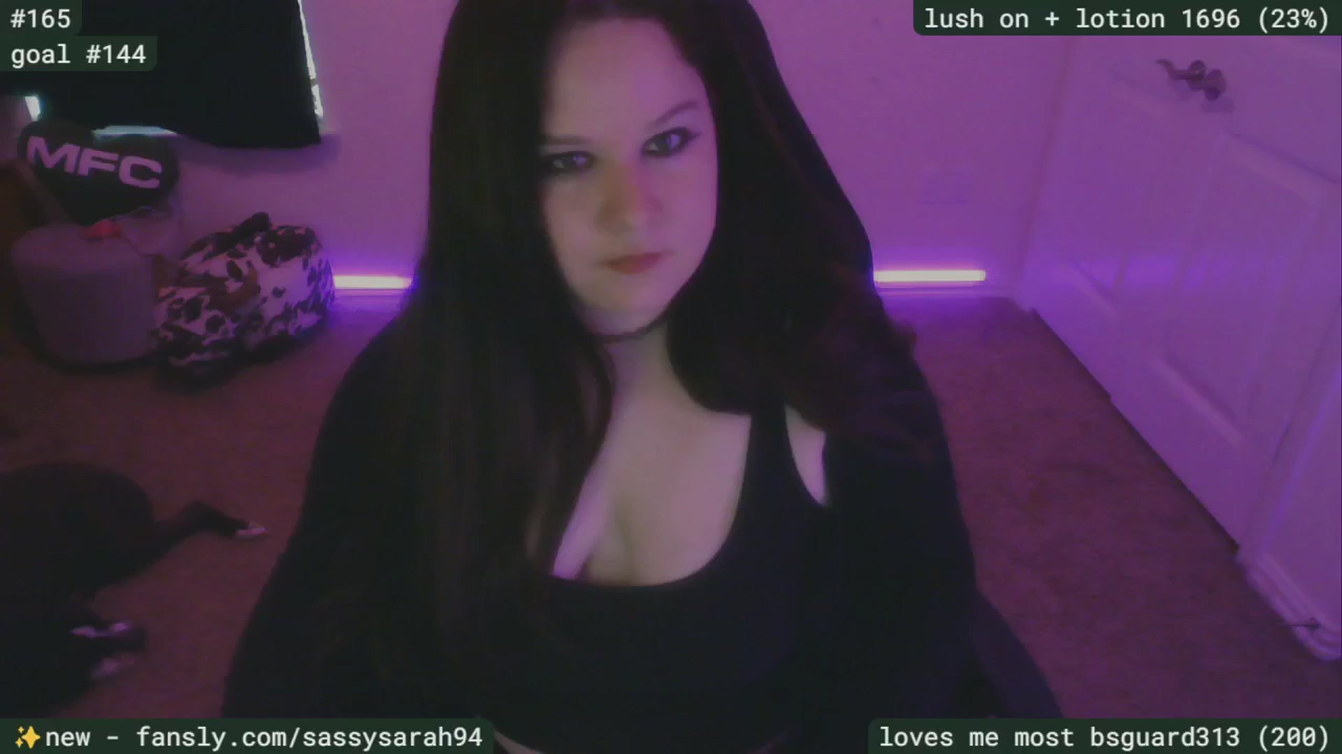 Gallery image thumbnail from SassySarah94's myfreecams stream on, 04/28/2025, 21:09 image 7 of 20