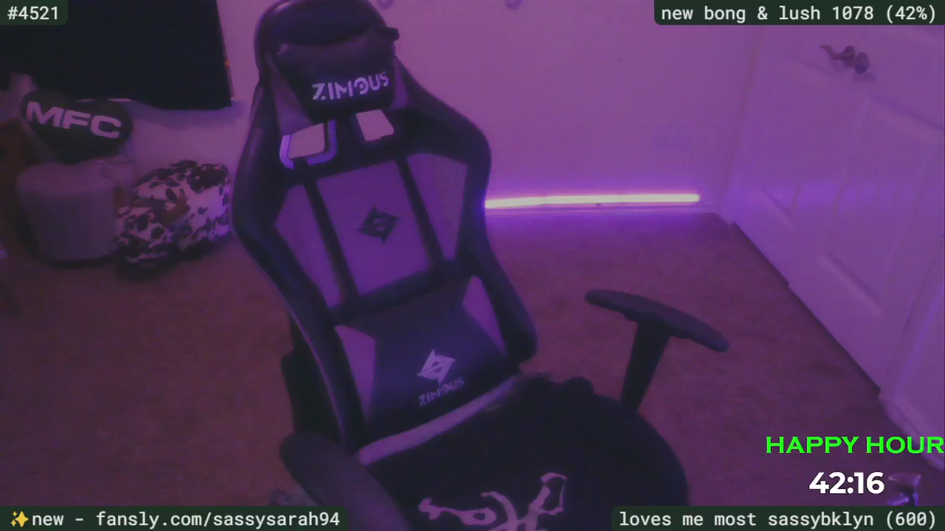 Gallery image thumbnail from SassySarah94's myfreecams stream on, 05/06/2025, 02:17 image 15 of 20