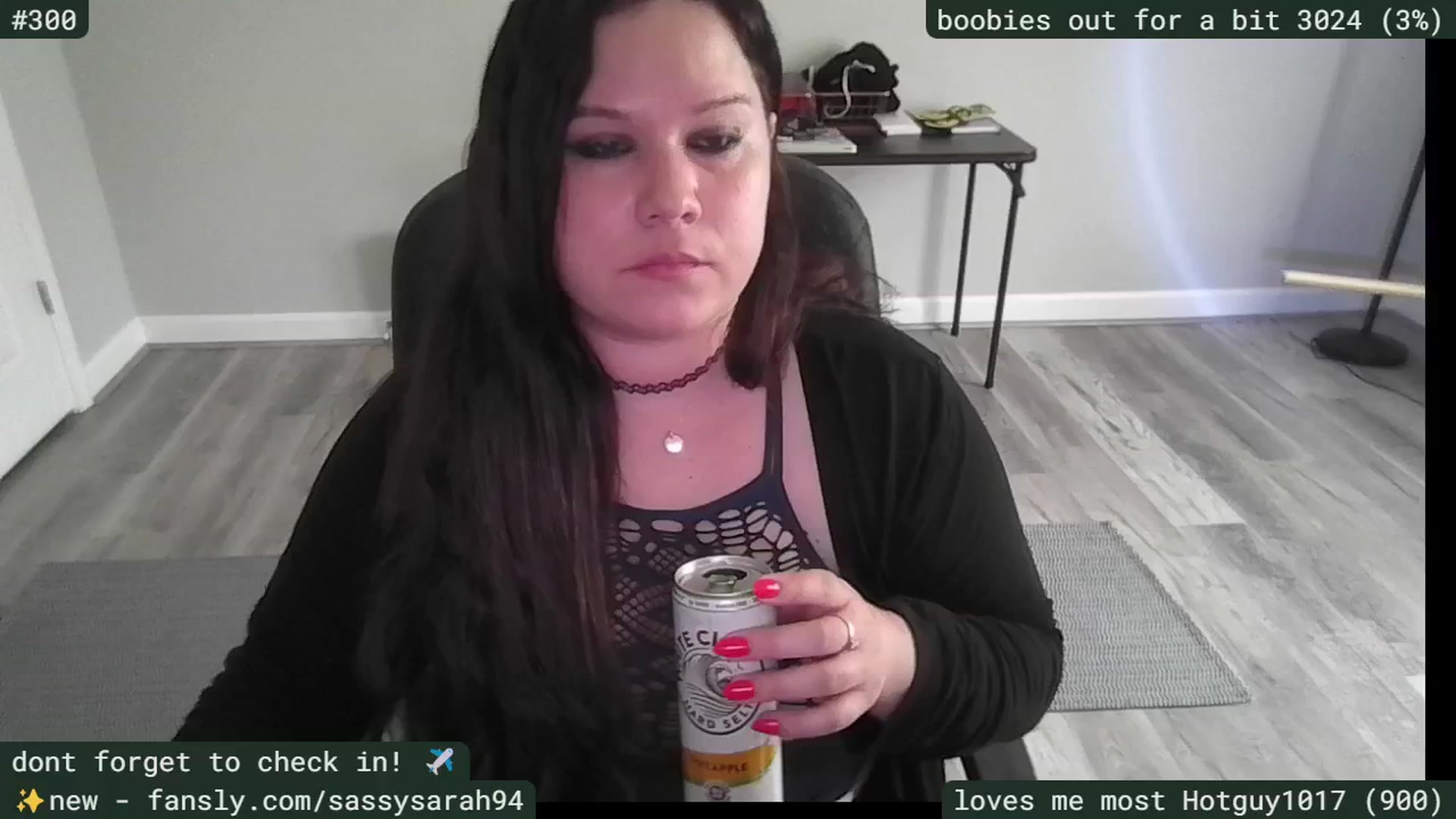 Gallery image thumbnail from SassySarah94's myfreecams stream on, 07/03/2025, 20:27 image 17 of 20