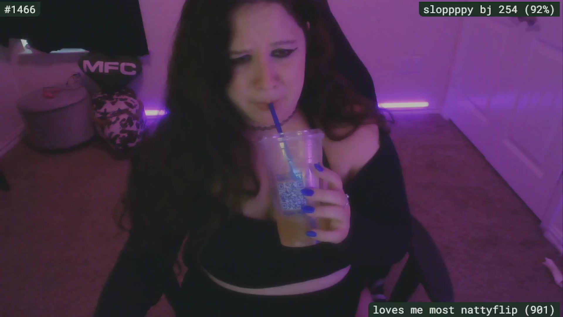 Gallery image thumbnail from SassySarah94's myfreecams stream on, 08/08/2025, 24:20 image 8 of 20
