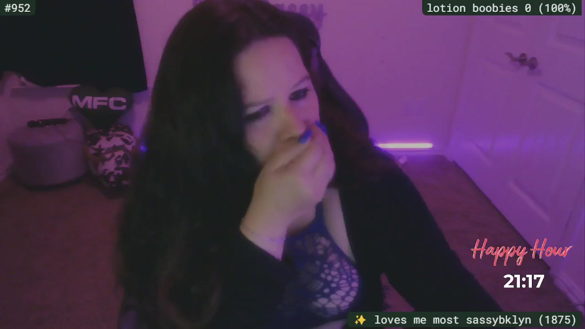 Gallery image thumbnail from SassySarah94's myfreecams stream on, 08/15/2025, 01:46 image 6 of 20