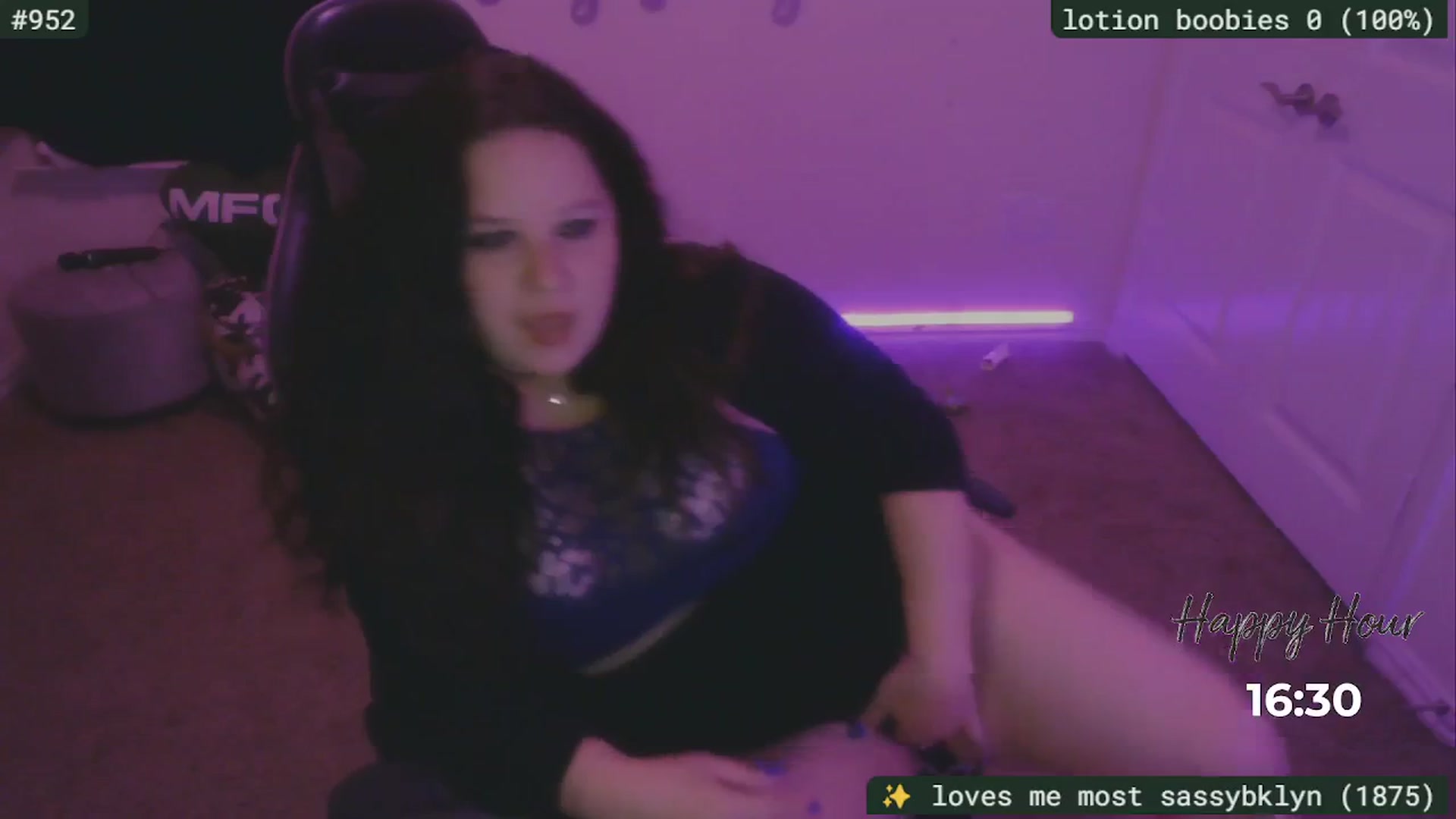 Gallery image thumbnail from SassySarah94's myfreecams stream on, 08/15/2025, 01:46 image 9 of 20