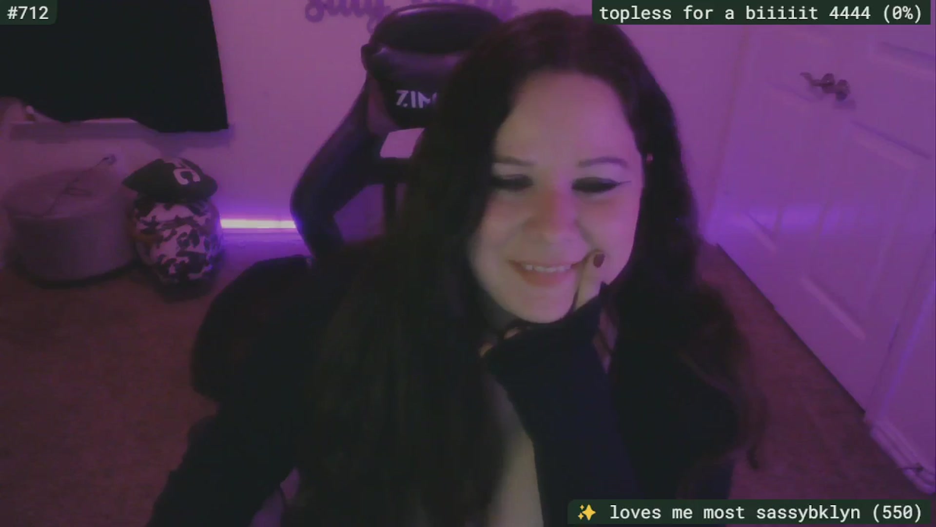 Gallery image thumbnail from SassySarah94's myfreecams stream on, 08/23/2025, 04:02 image 16 of 20