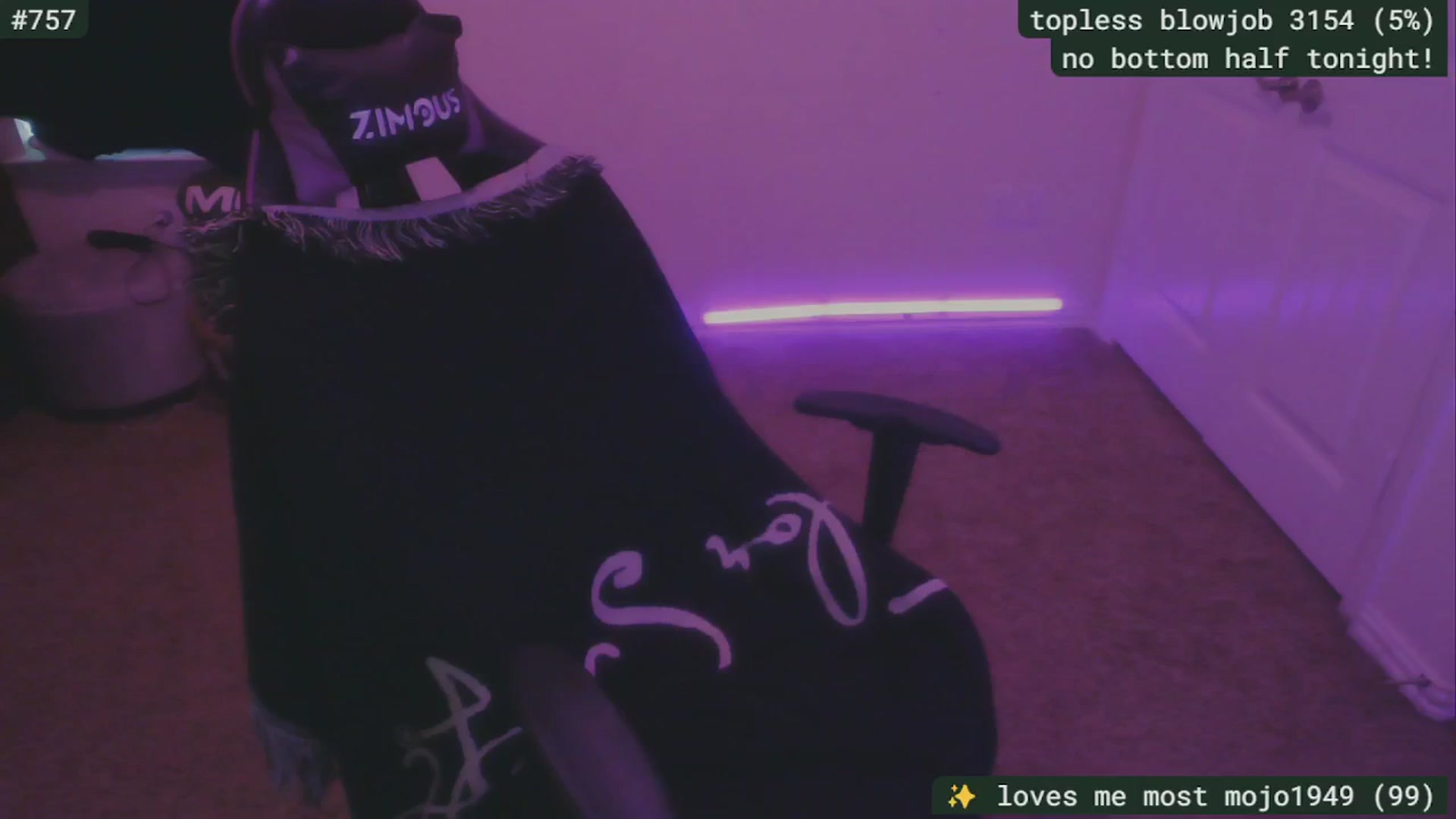 Gallery image thumbnail from SassySarah94's myfreecams stream on, 08/27/2025, 22:28 image 11 of 20