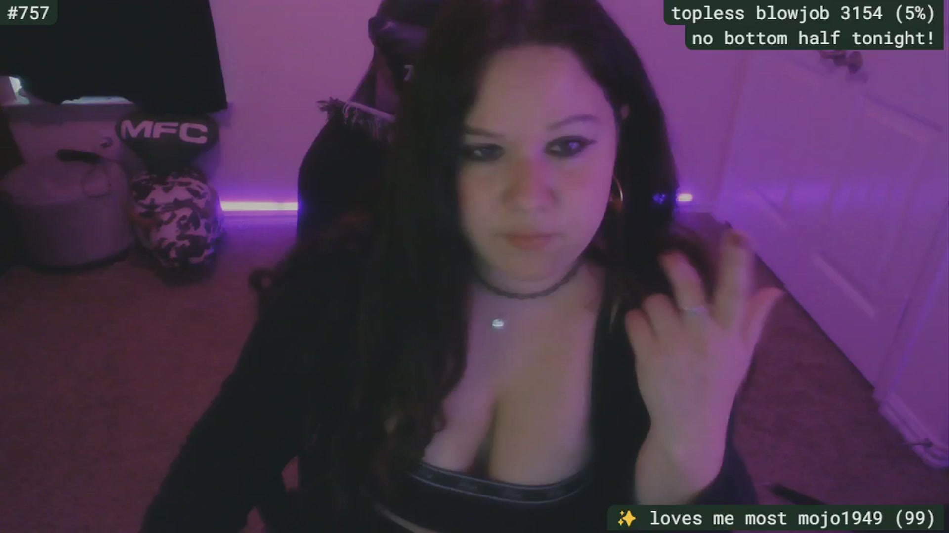 Gallery image thumbnail from SassySarah94's myfreecams stream on, 08/27/2025, 22:28 image 6 of 20