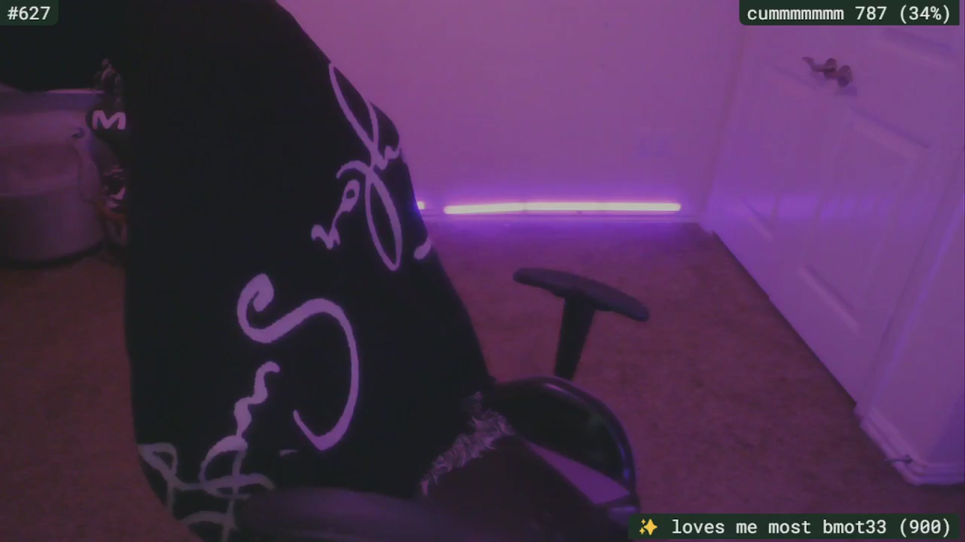 Gallery image thumbnail from SassySarah94's myfreecams stream on, 08/30/2025, 02:08 image 13 of 20
