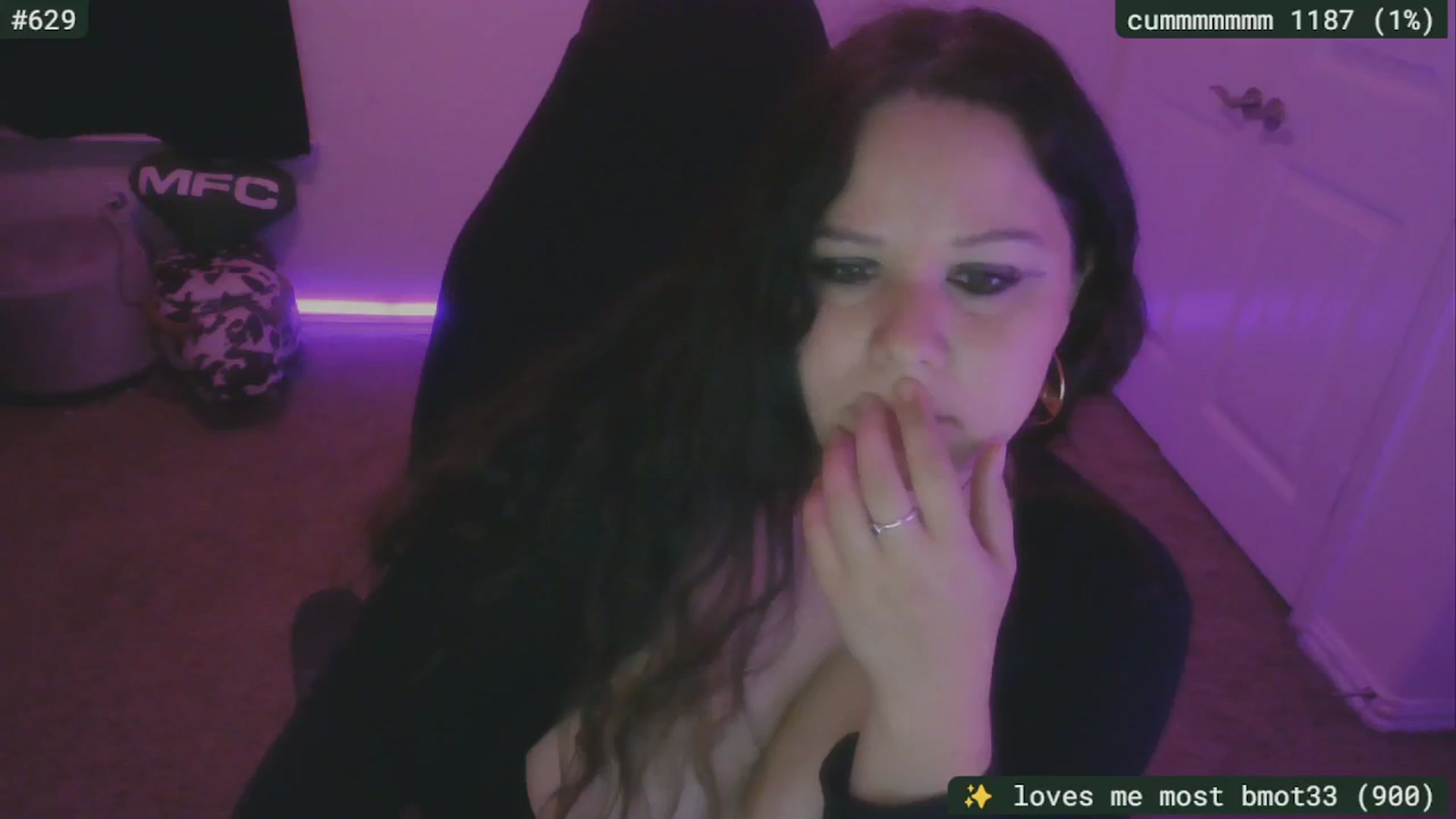 Gallery image thumbnail from SassySarah94's myfreecams stream on, 08/30/2025, 02:08 image 12 of 20